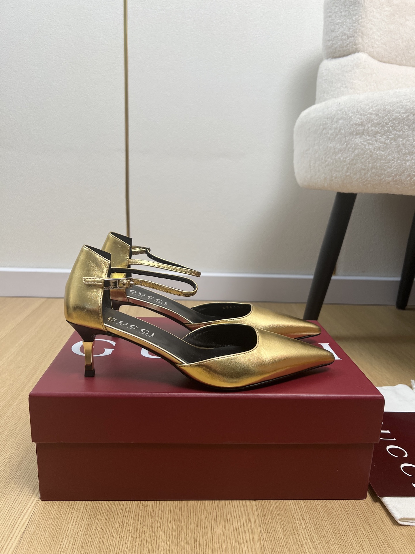 Gucci Style Leather Women's Shoes style reference detail image 2 from source 784706