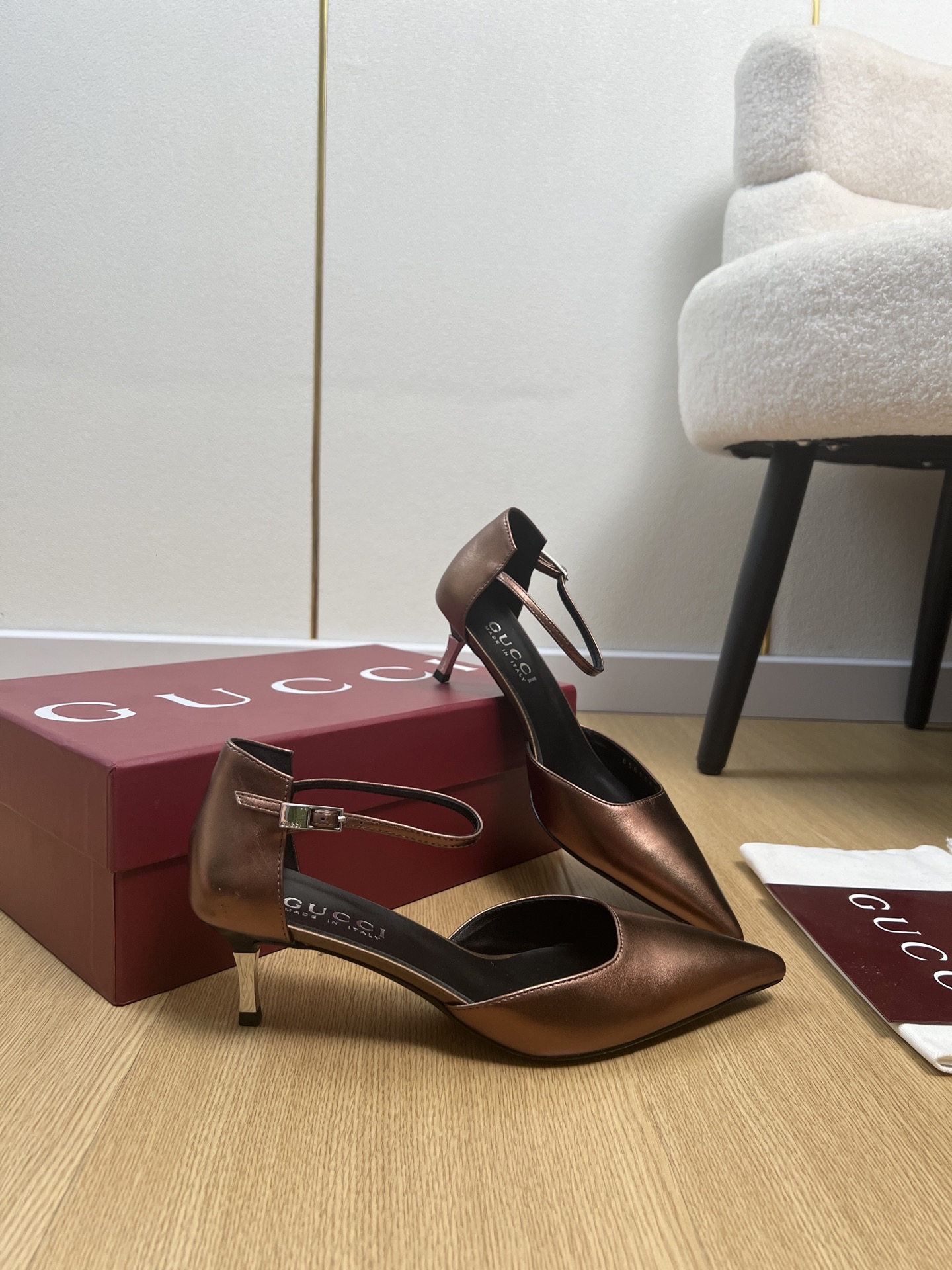 Gucci Style Leather Women's Shoes style reference detail image 4 from source 784707