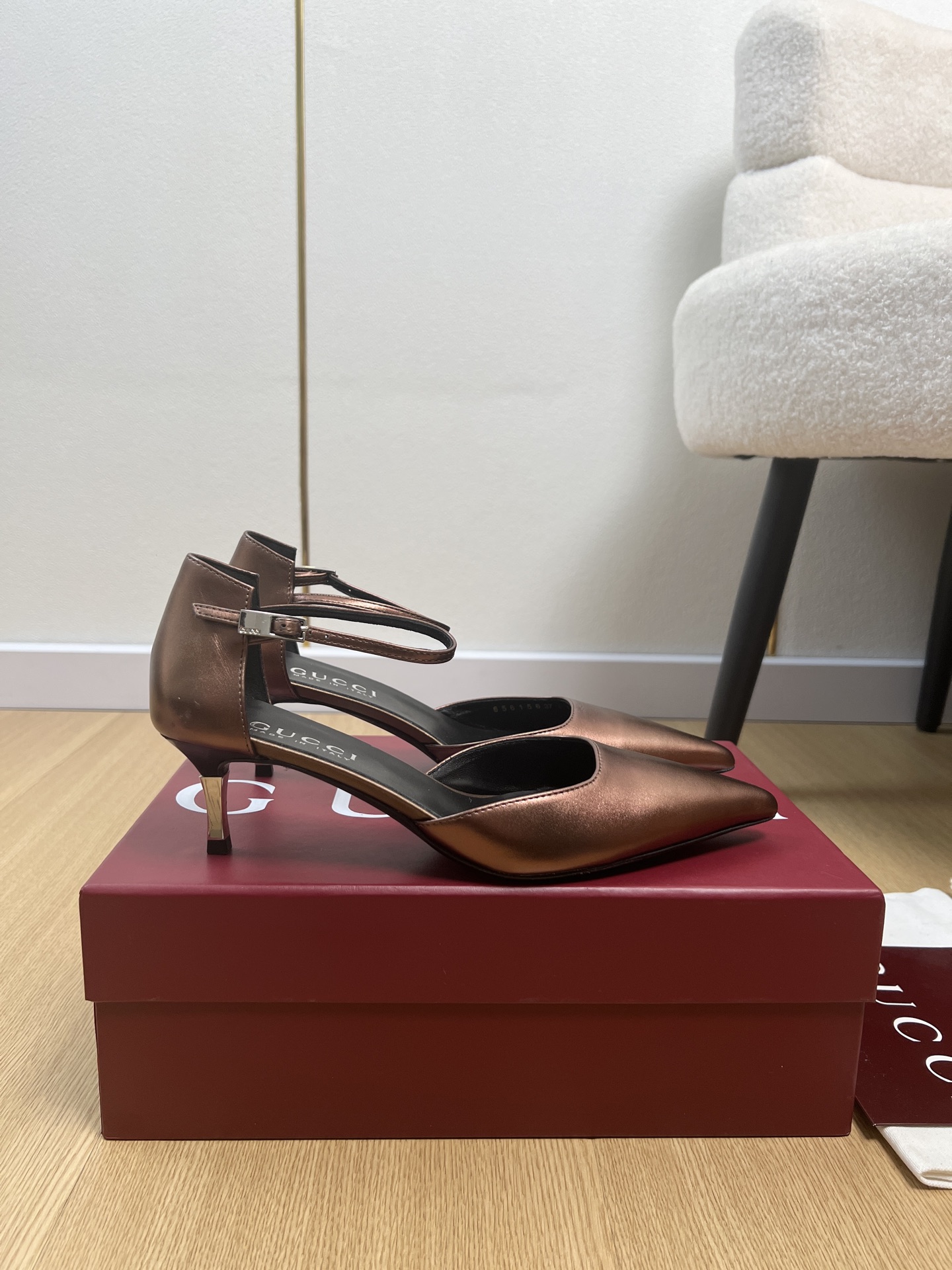Gucci Style Leather Women's Shoes style reference detail image 2 from source 784707
