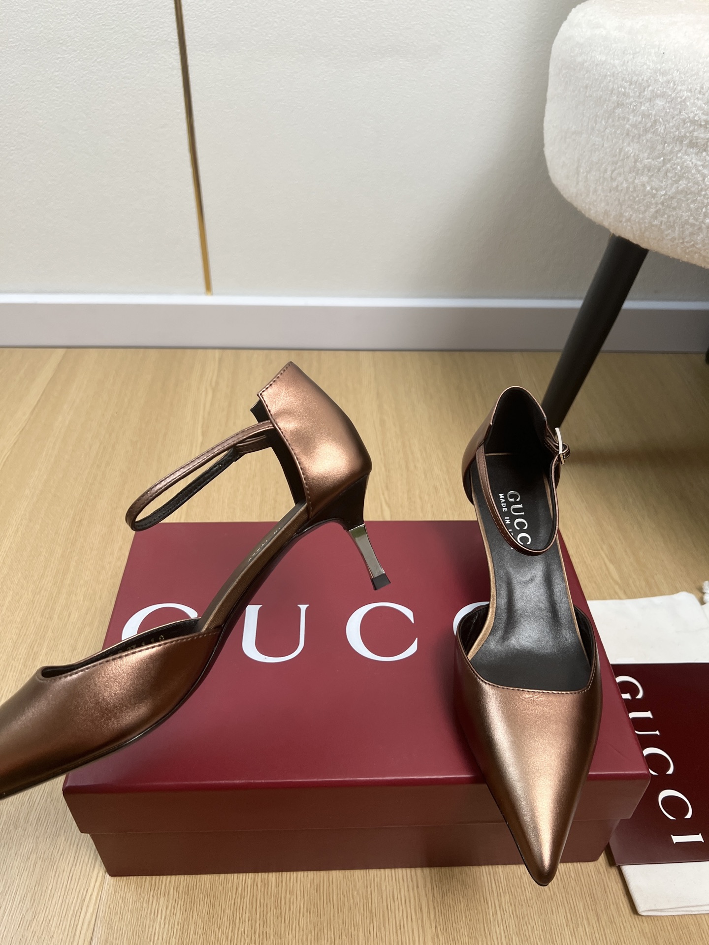 Gucci Style Leather Women's Shoes style reference detail image 6 from source 784707