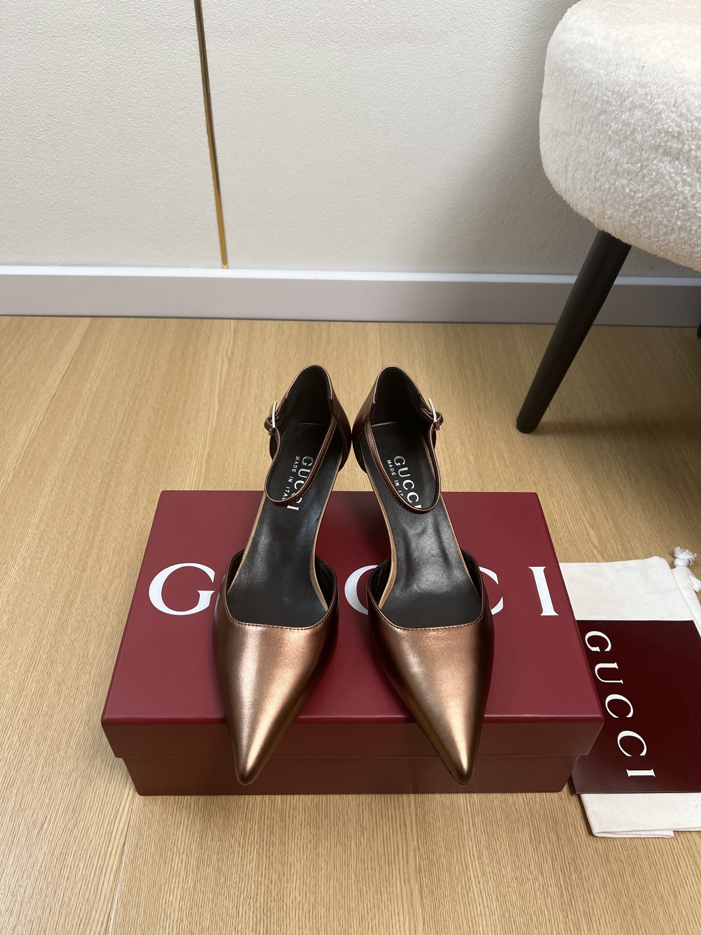 Gucci Style Leather Women's Shoes style reference detail image 1 from source 784707