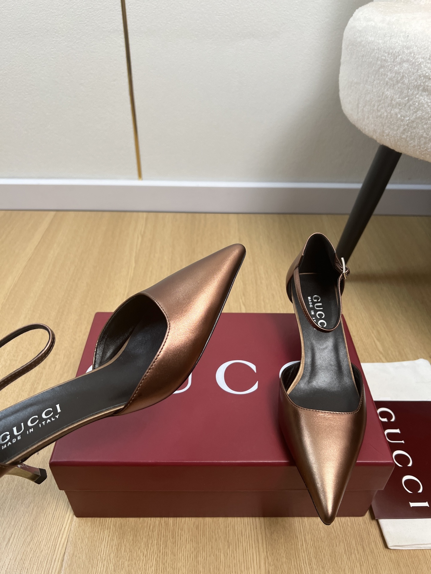 Gucci Style Leather Women's Shoes style reference detail image 5 from source 784707