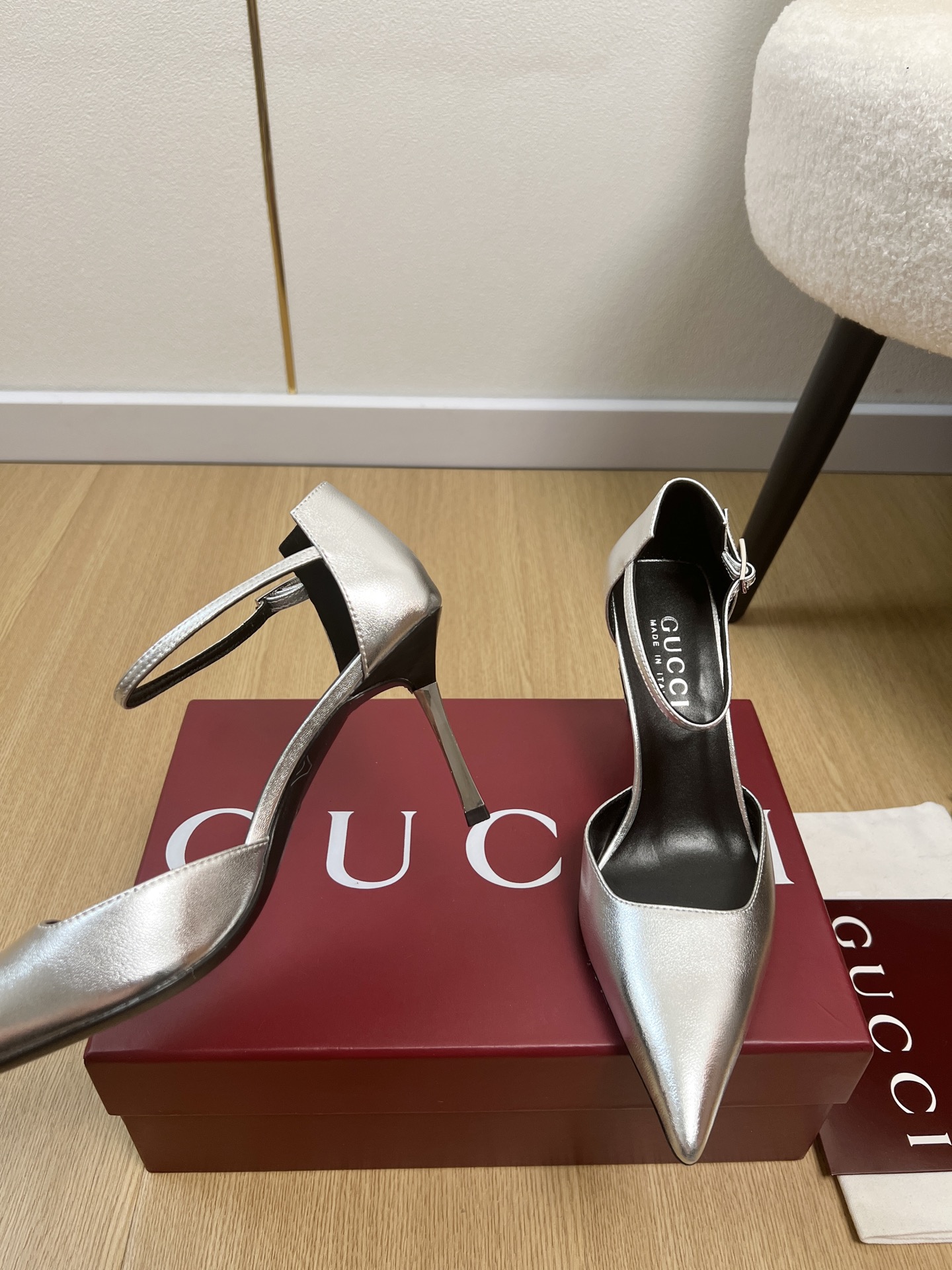 Gucci Style Leather Women's Shoes style reference detail image 6 from source 784708