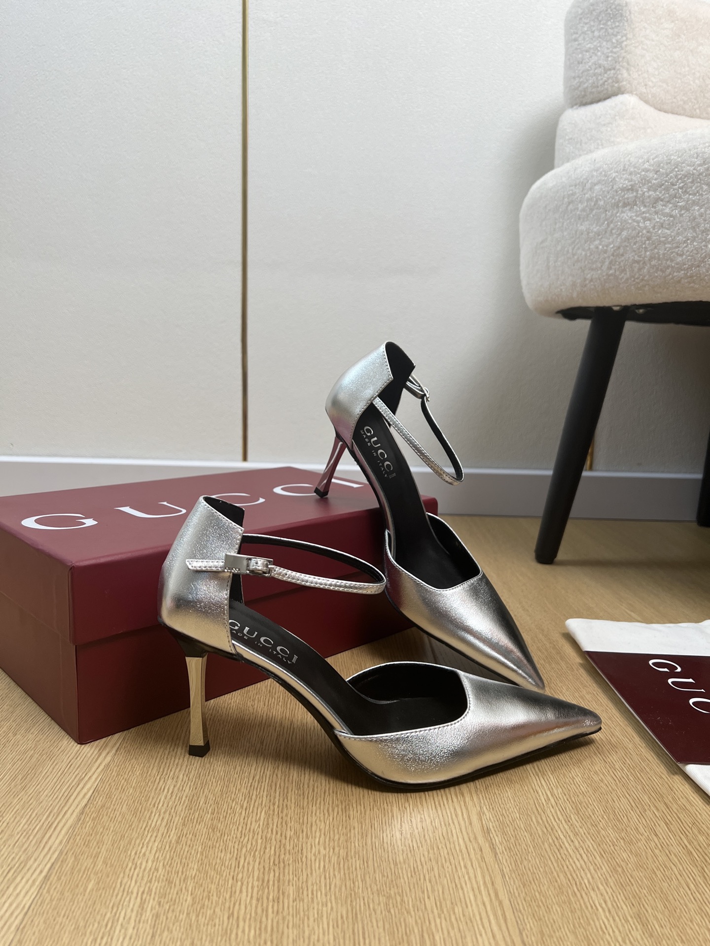 Gucci Style Leather Women's Shoes style reference detail image 4 from source 784708