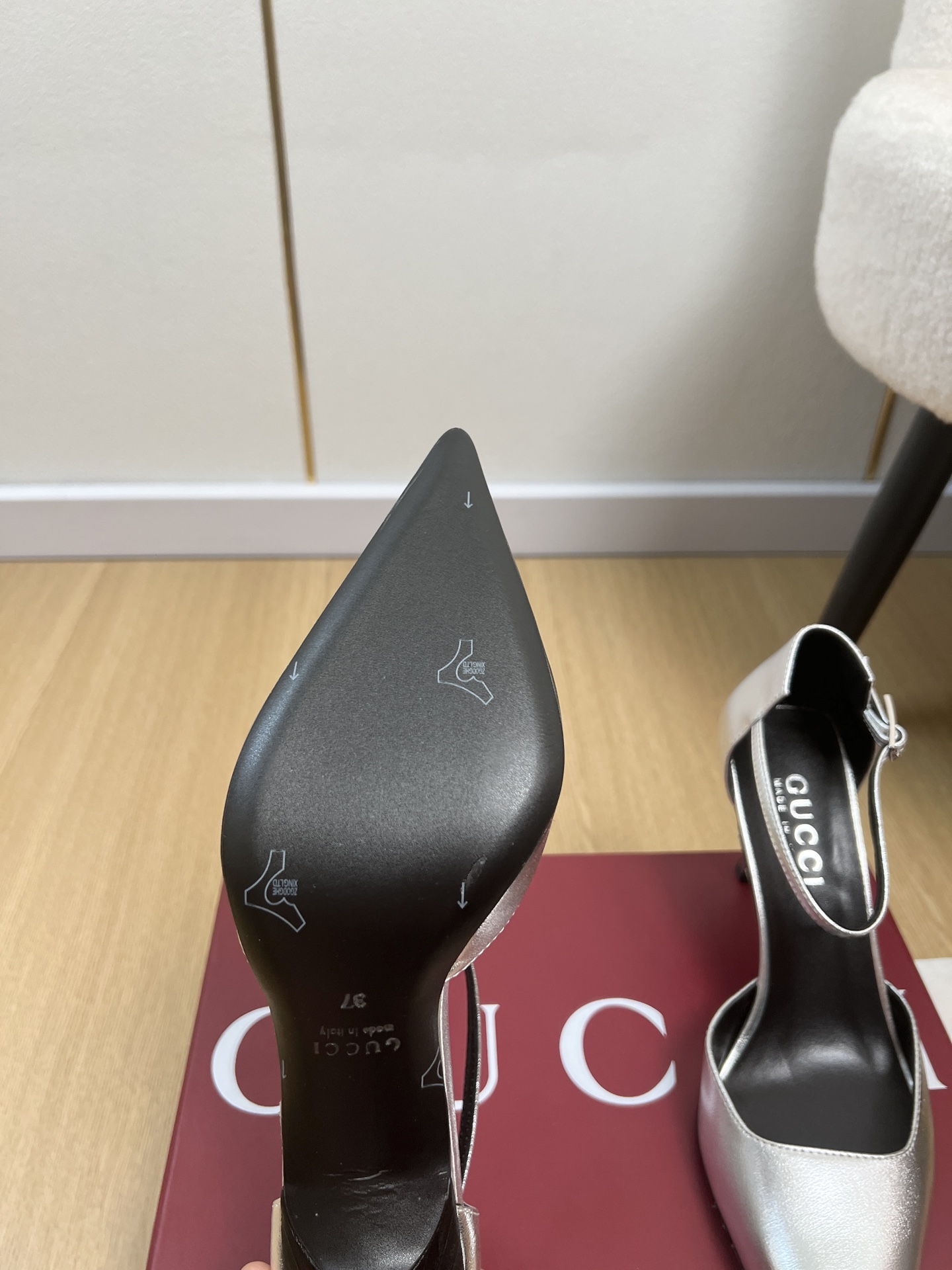 Gucci Style Leather Women's Shoes style reference detail image 9 from source 784708