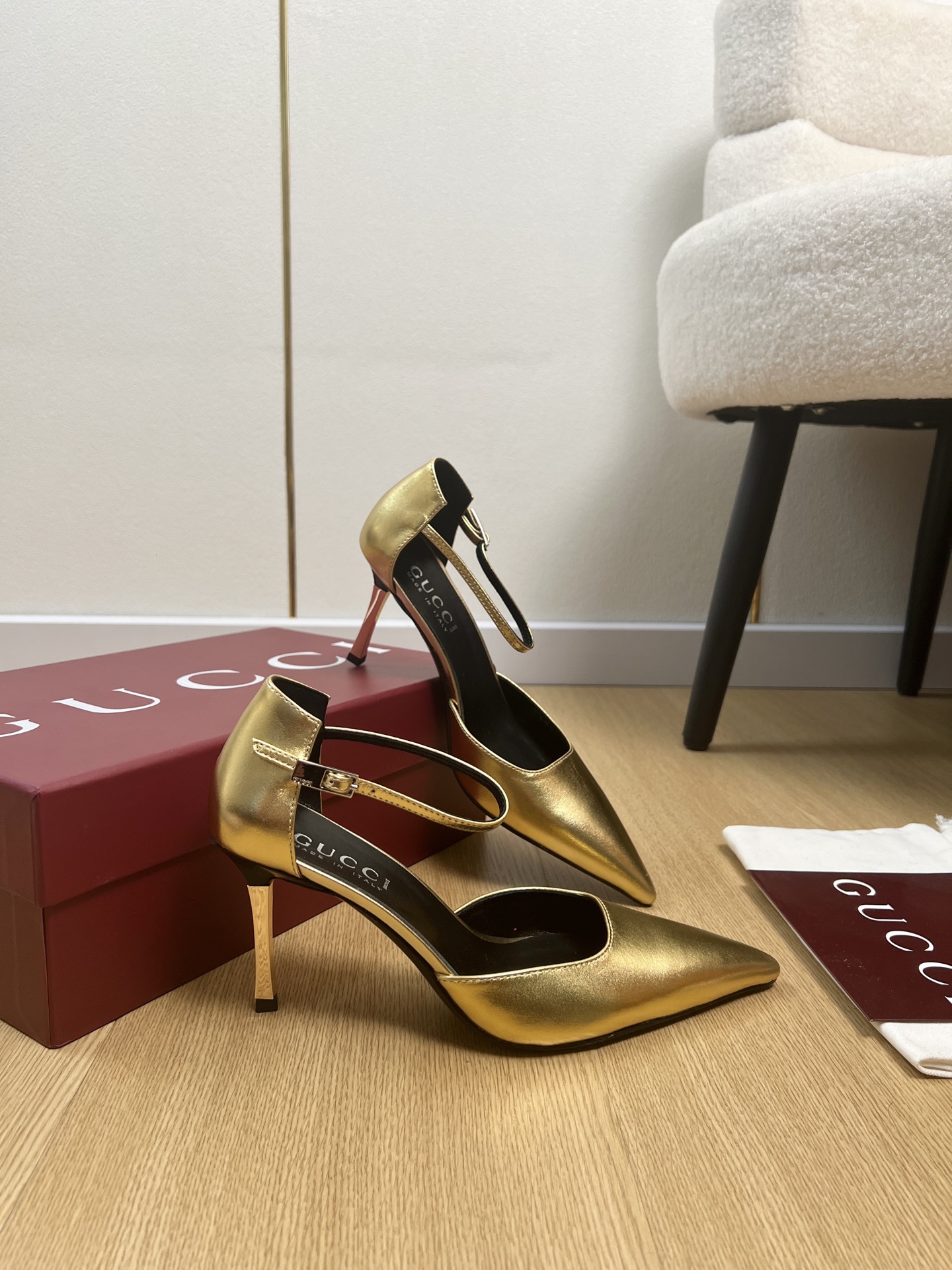 Gucci Style Leather Women's Shoes style reference detail image 4 from source 784709