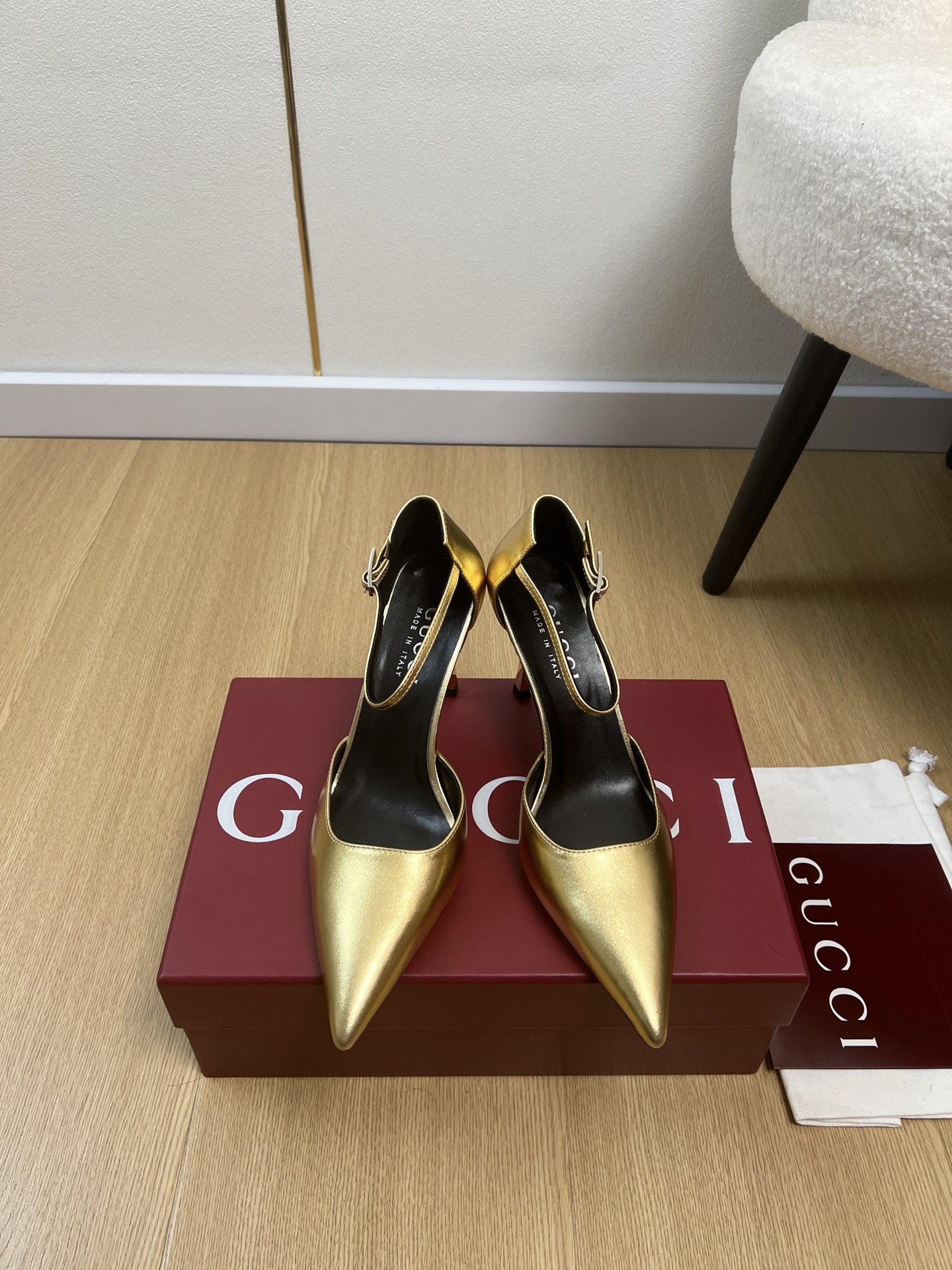 Gucci Style Leather Women's Shoes style reference detail image 1 from source 784709