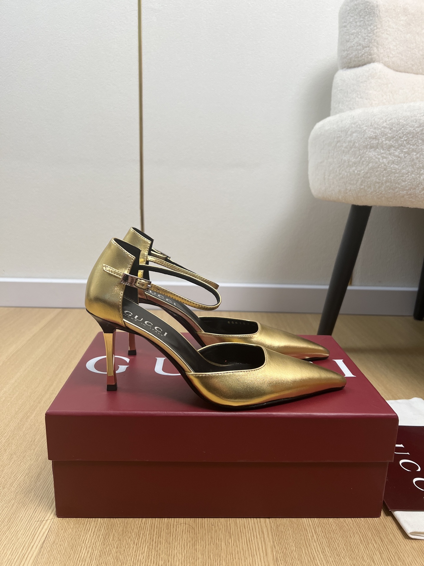 Gucci Style Leather Women's Shoes style reference detail image 2 from source 784709