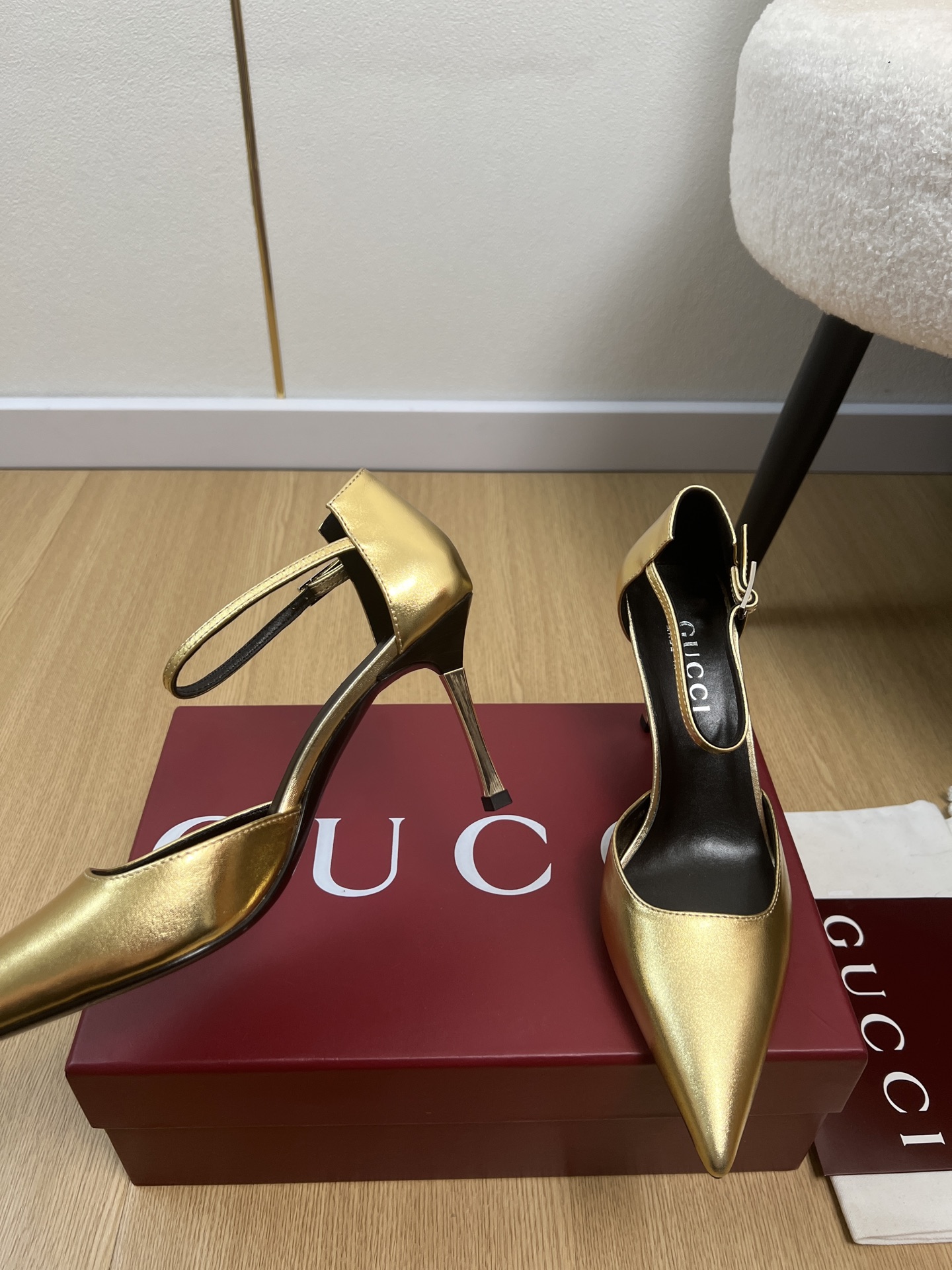 Gucci Style Leather Women's Shoes style reference detail image 6 from source 784709