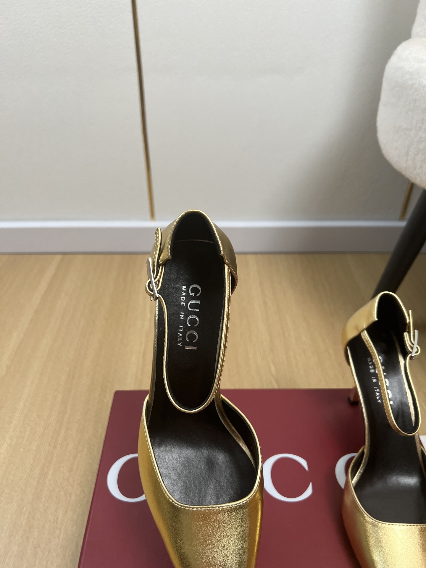 Gucci Style Leather Women's Shoes style reference detail image 7 from source 784709