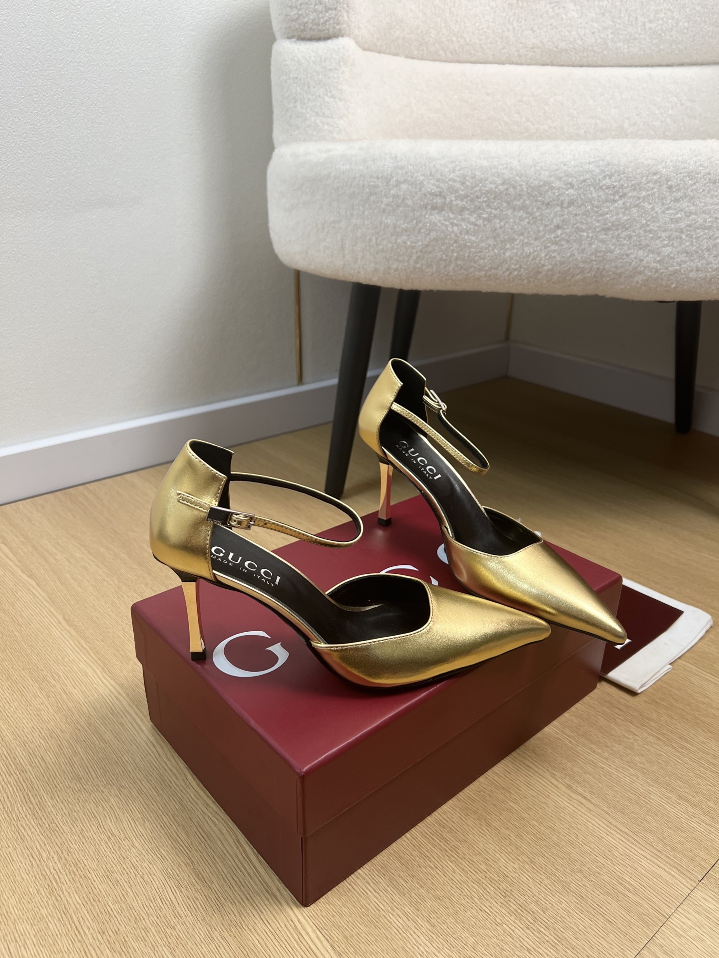 Gucci Style Leather Women's Shoes style reference detail image 3 from source 784709