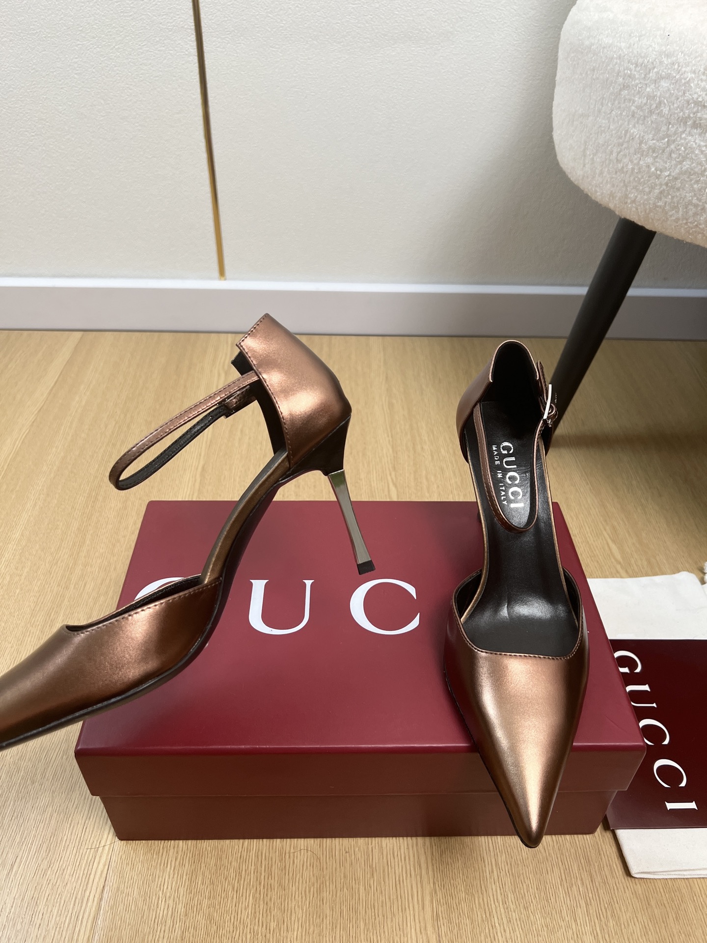 Gucci Style Leather Women's Shoes style reference detail image 6 from source 784710