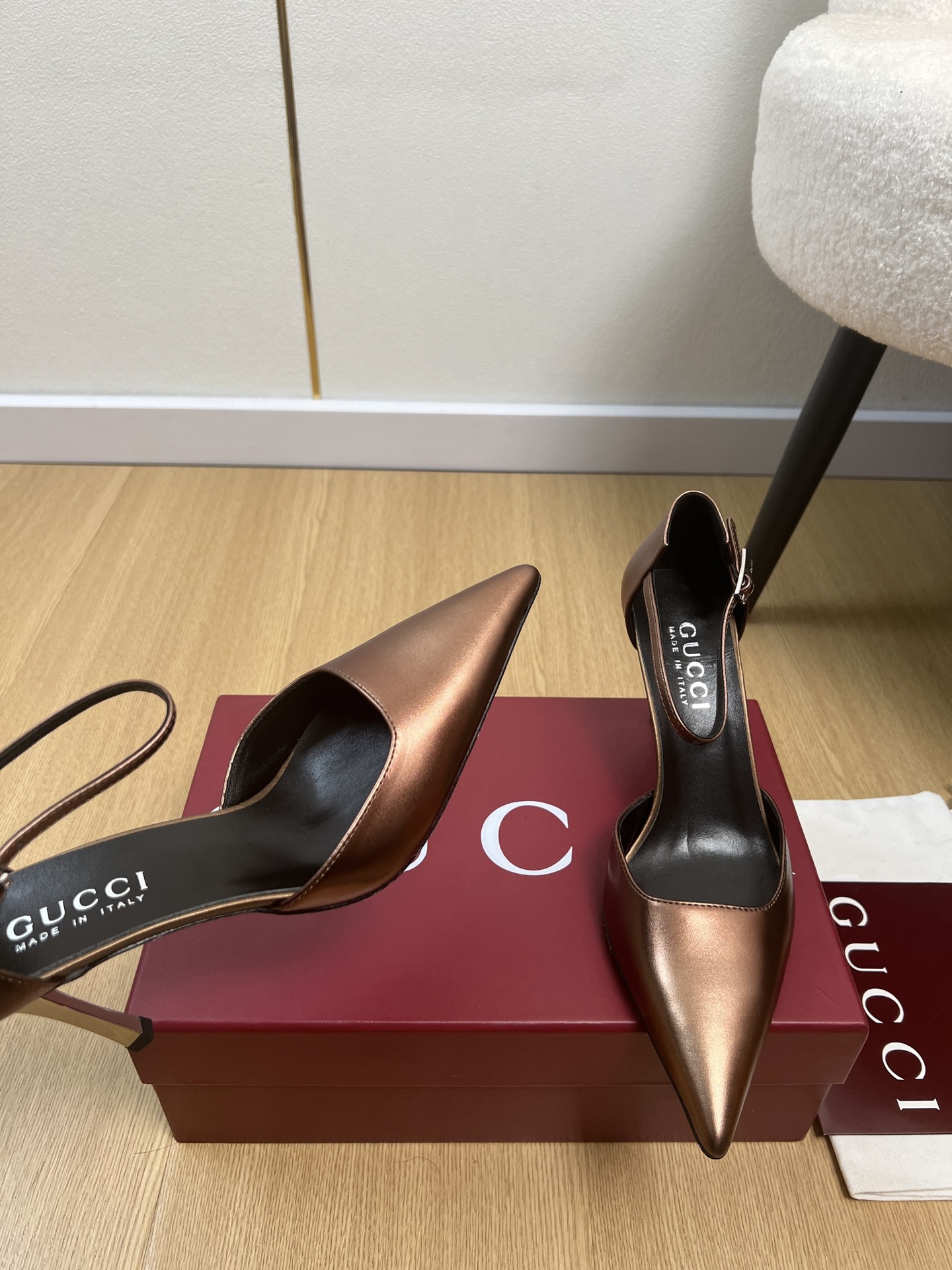 Gucci Style Leather Women's Shoes style reference detail image 5 from source 784710