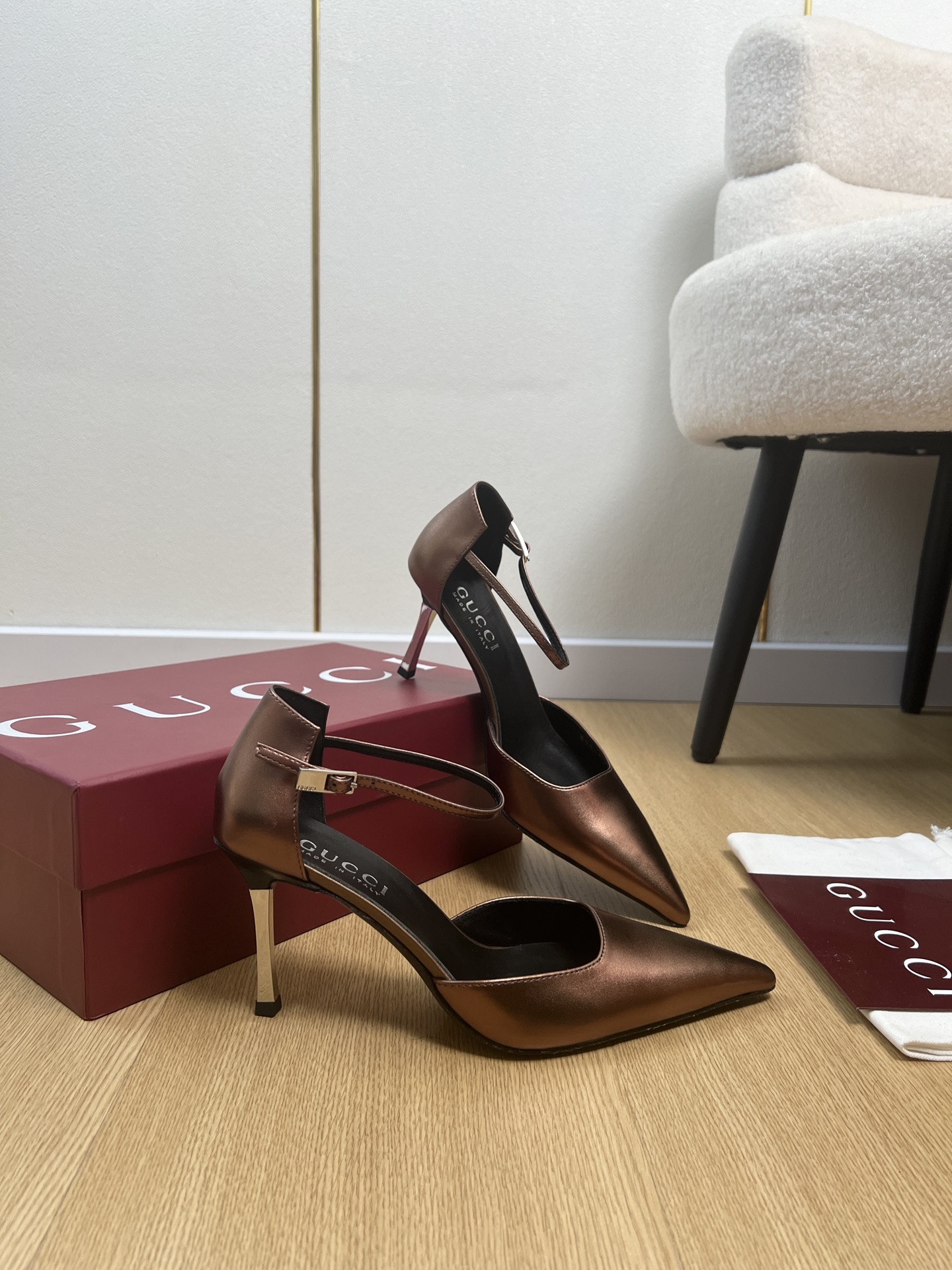 Gucci Style Leather Women's Shoes style reference detail image 4 from source 784710