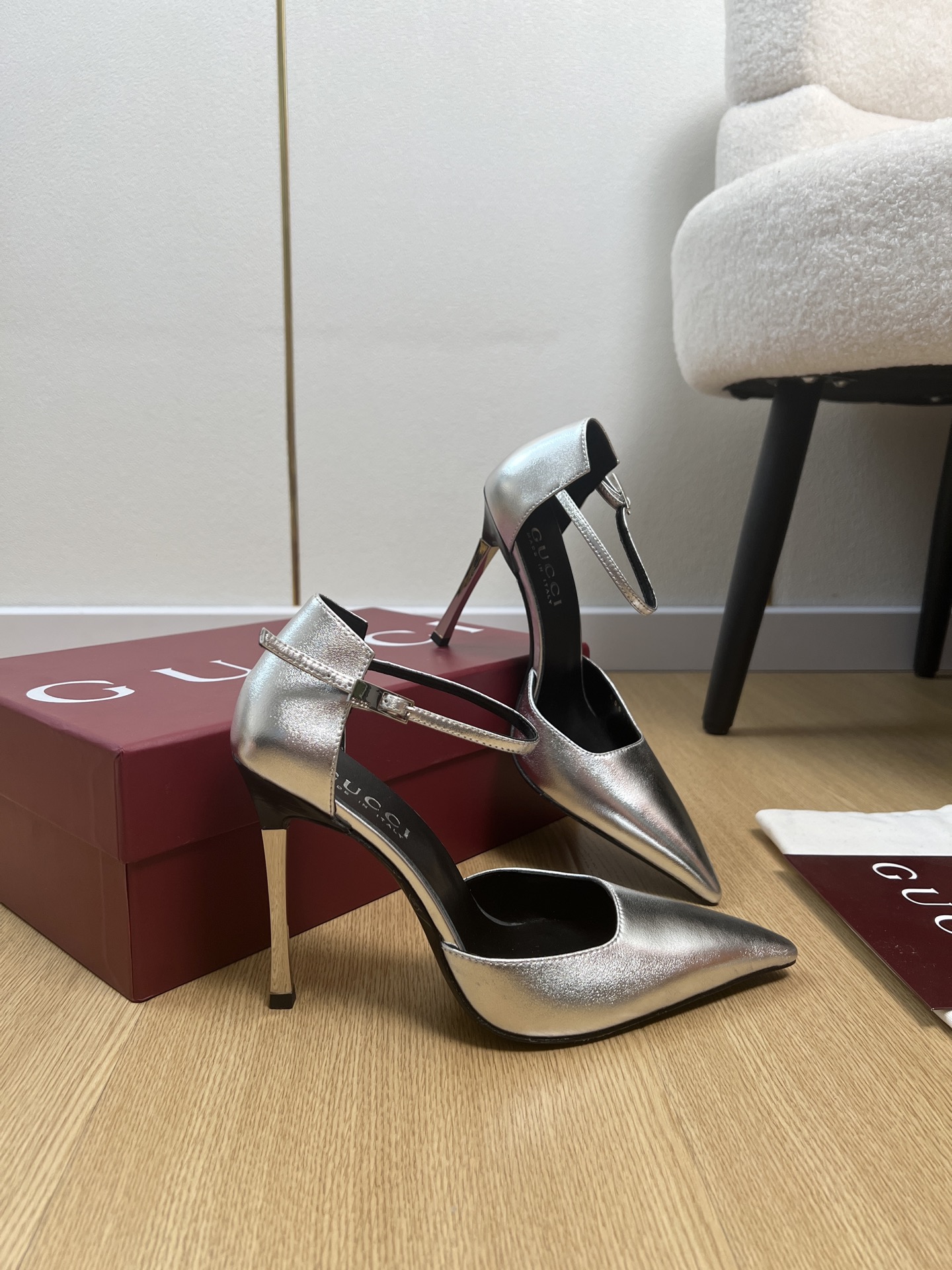 Gucci Style Leather Women's Shoes style reference detail image 4 from source 784711
