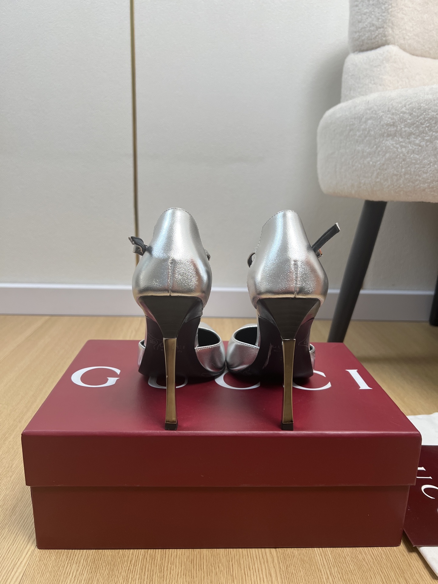 Gucci Style Leather Women's Shoes style reference detail image 8 from source 784711