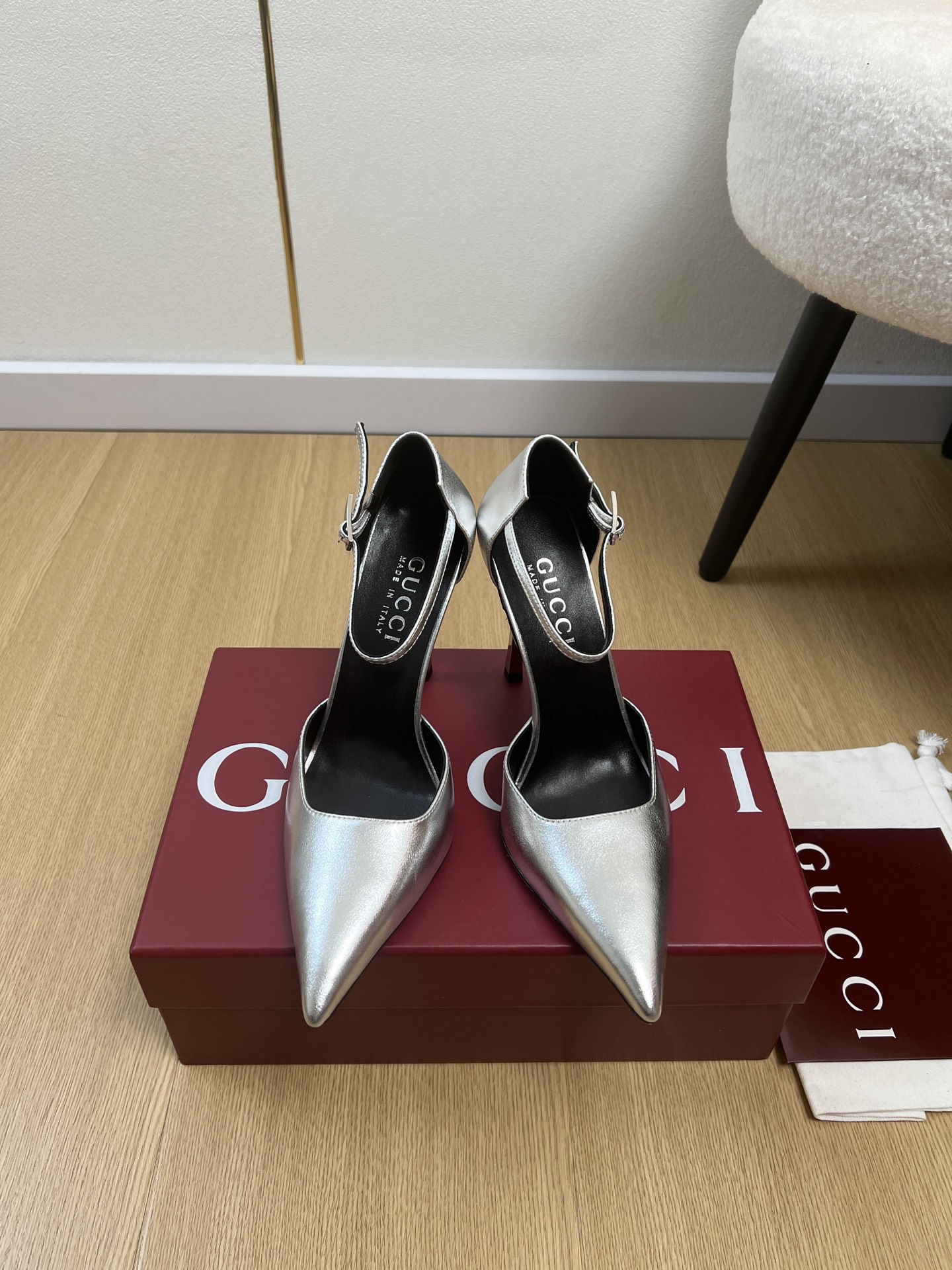 Gucci Style Leather Women's Shoes style reference detail image 1 from source 784711