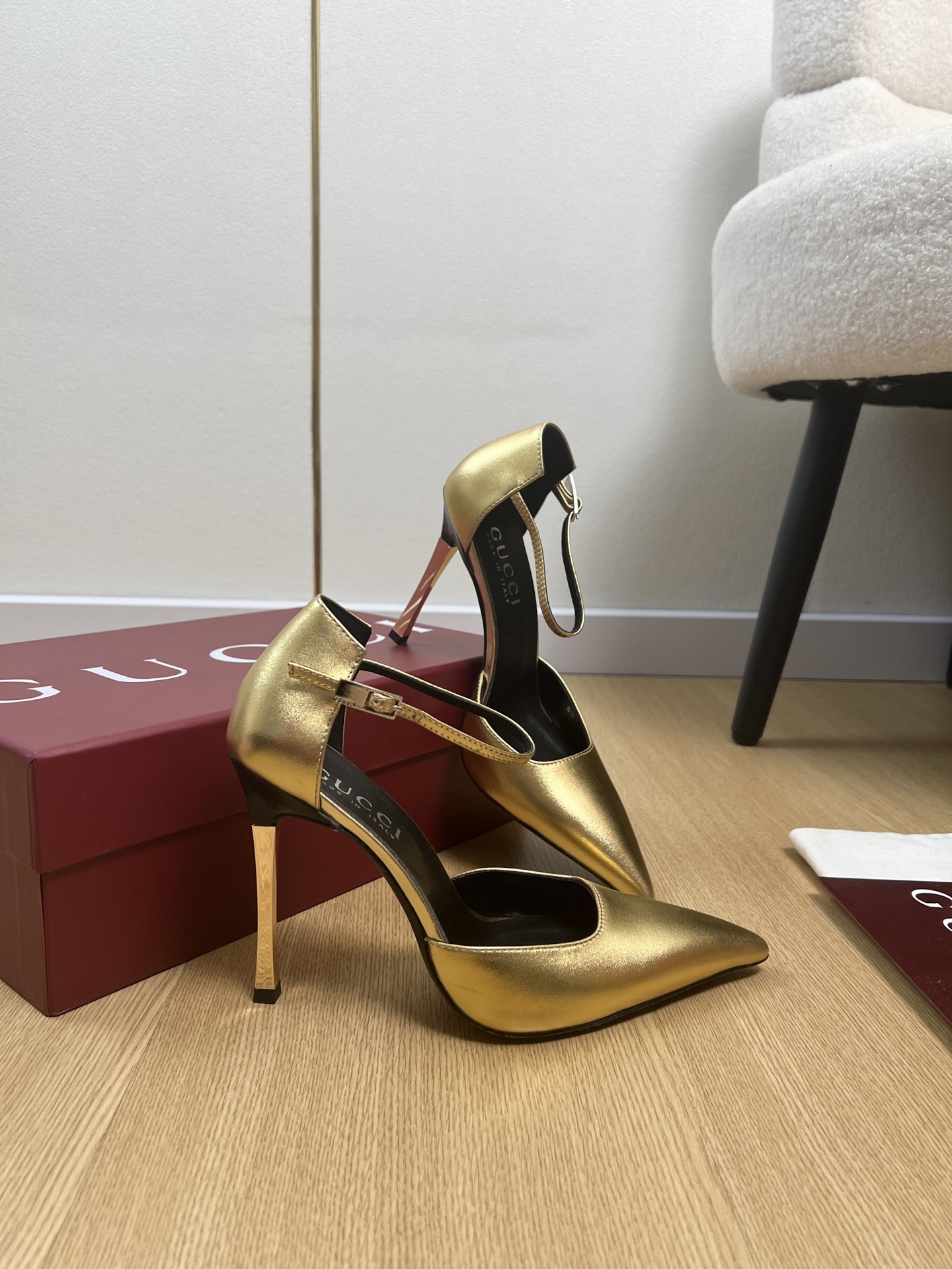 Gucci Style Leather Women's Shoes style reference detail image 4 from source 784712