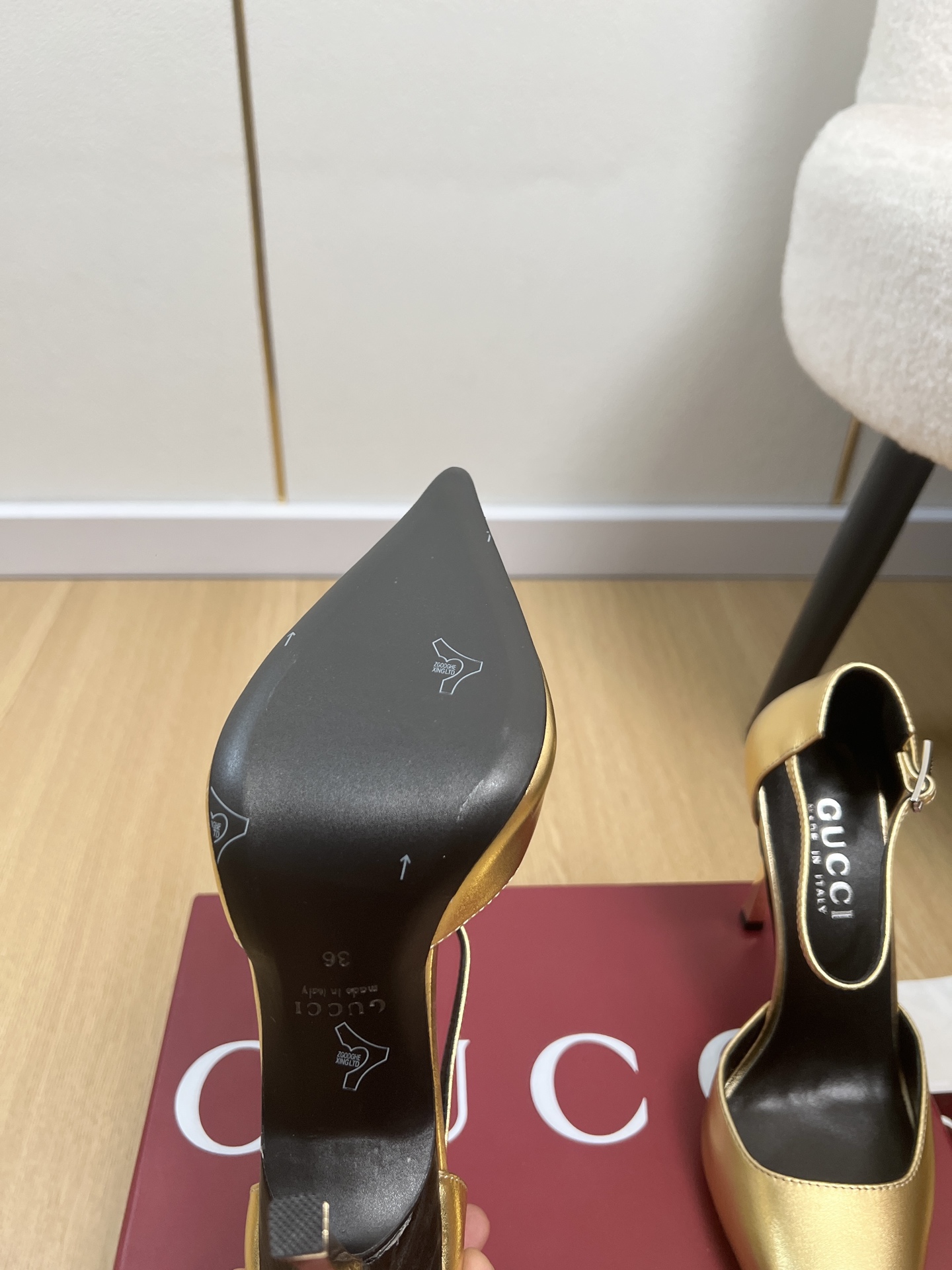 Gucci Style Leather Women's Shoes style reference detail image 9 from source 784712