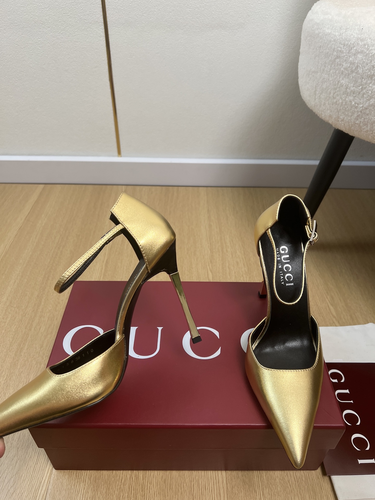 Gucci Style Leather Women's Shoes style reference detail image 6 from source 784712