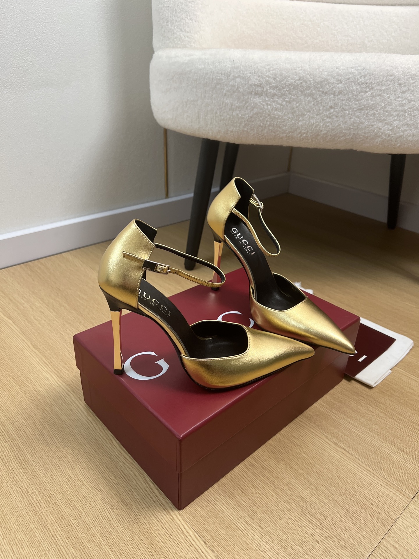 Gucci Style Leather Women's Shoes style reference detail image 3 from source 784712