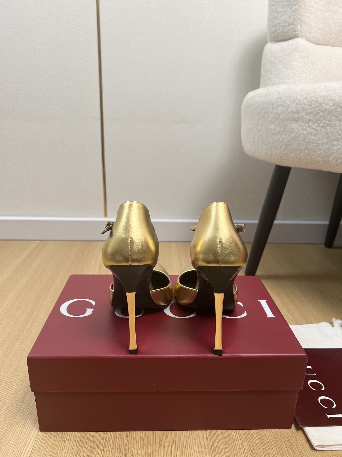 Gucci Style Leather Women's Shoes style reference detail image 8 from source 784712