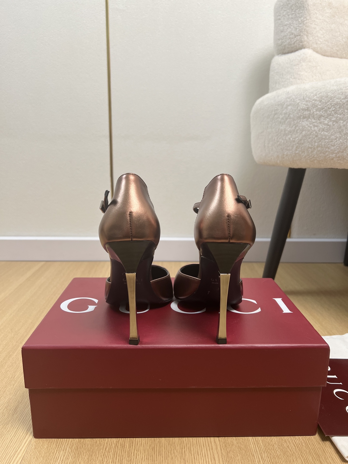 Gucci Style Leather Women's Shoes style reference detail image 8 from source 784713