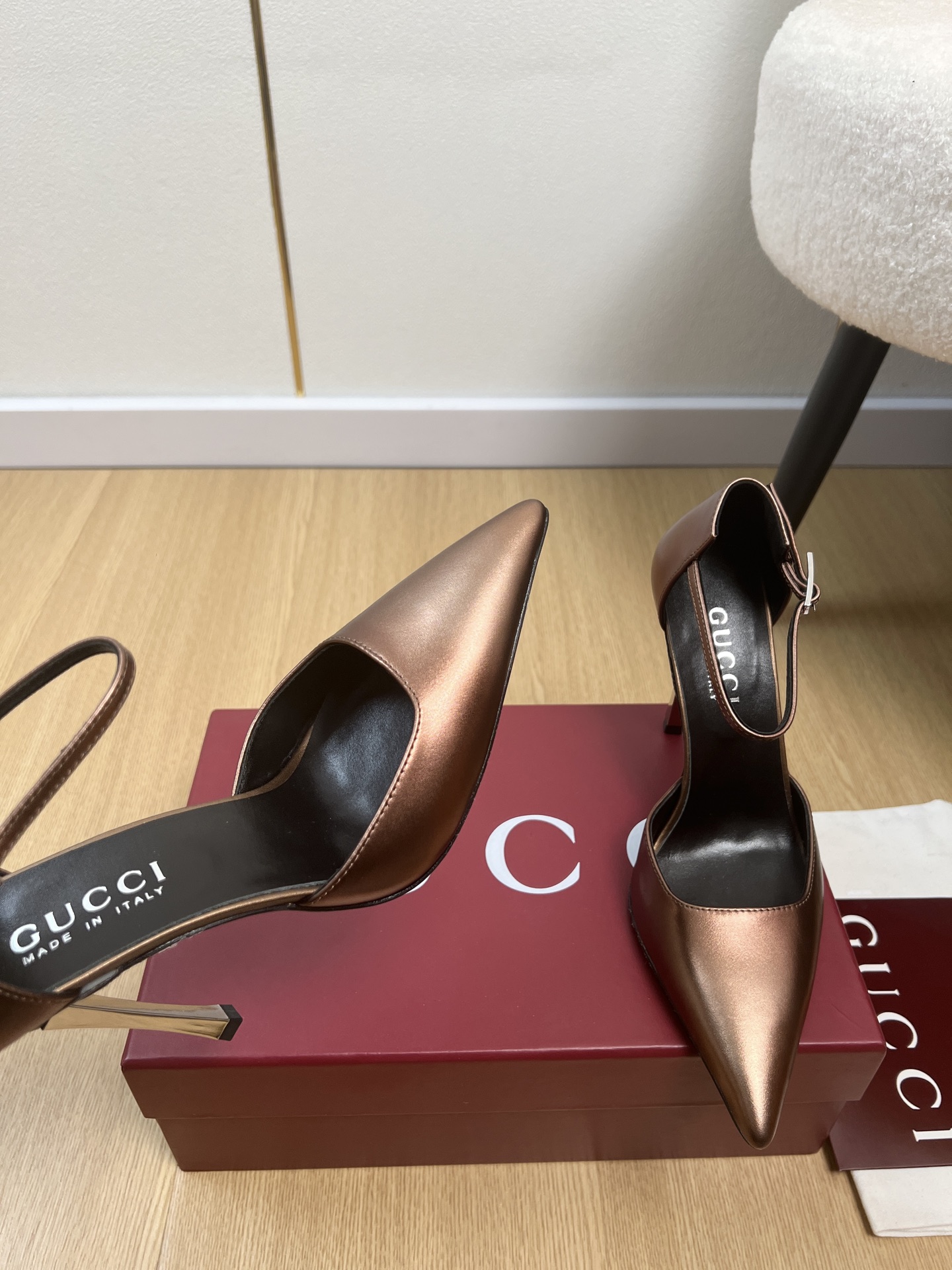 Gucci Style Leather Women's Shoes style reference detail image 5 from source 784713