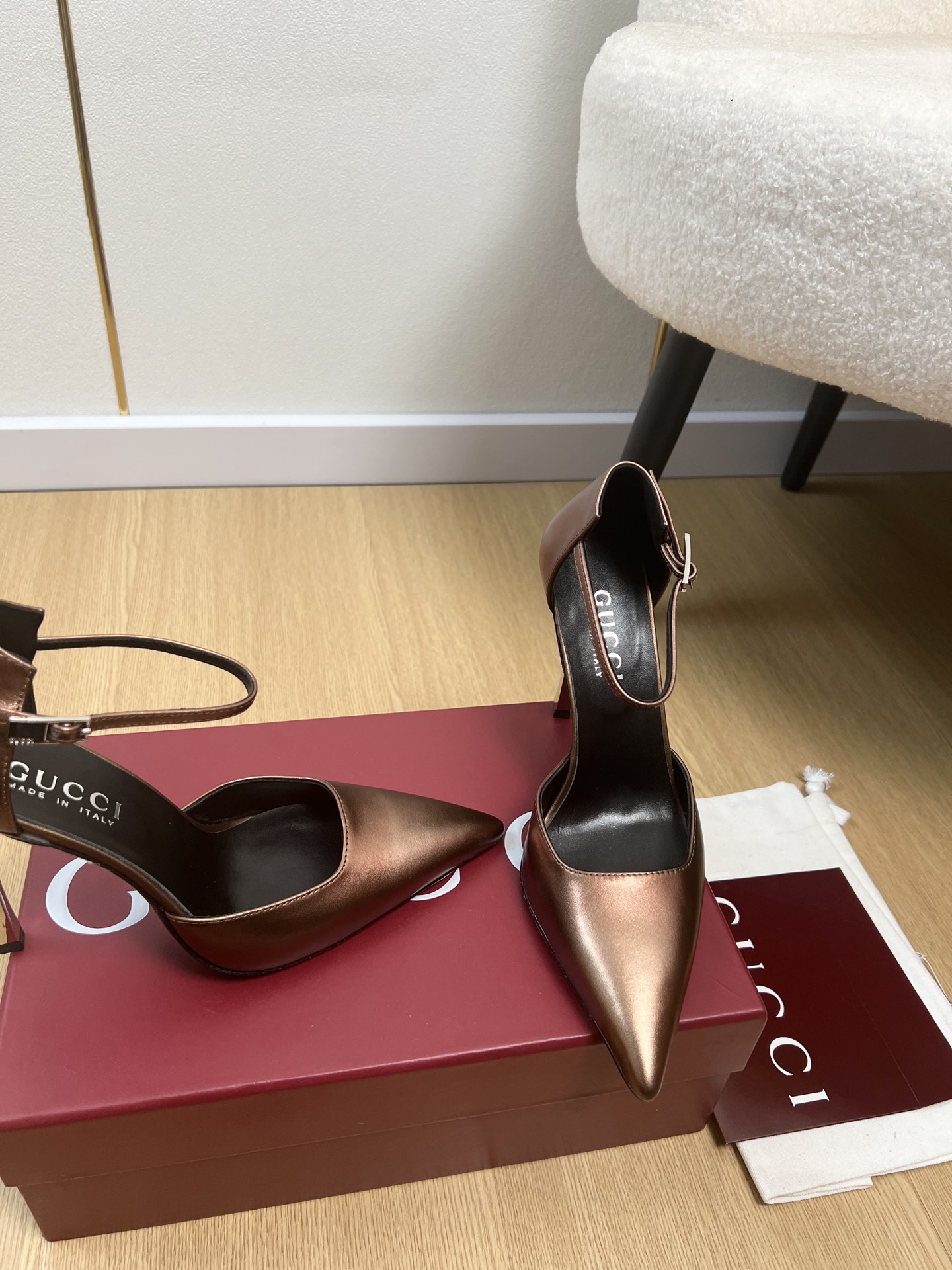 Gucci Style Leather Women's Shoes style reference detail image 7 from source 784713