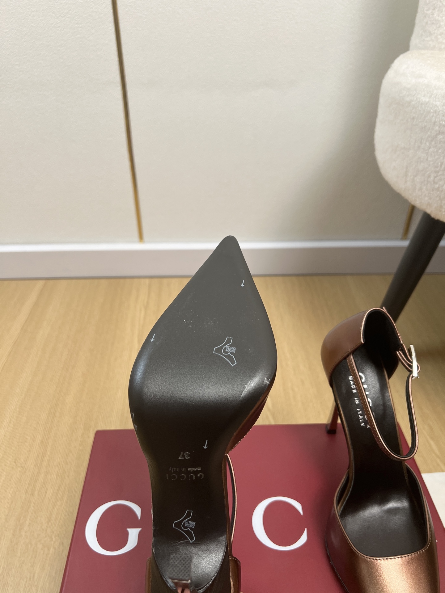 Gucci Style Leather Women's Shoes style reference detail image 9 from source 784713