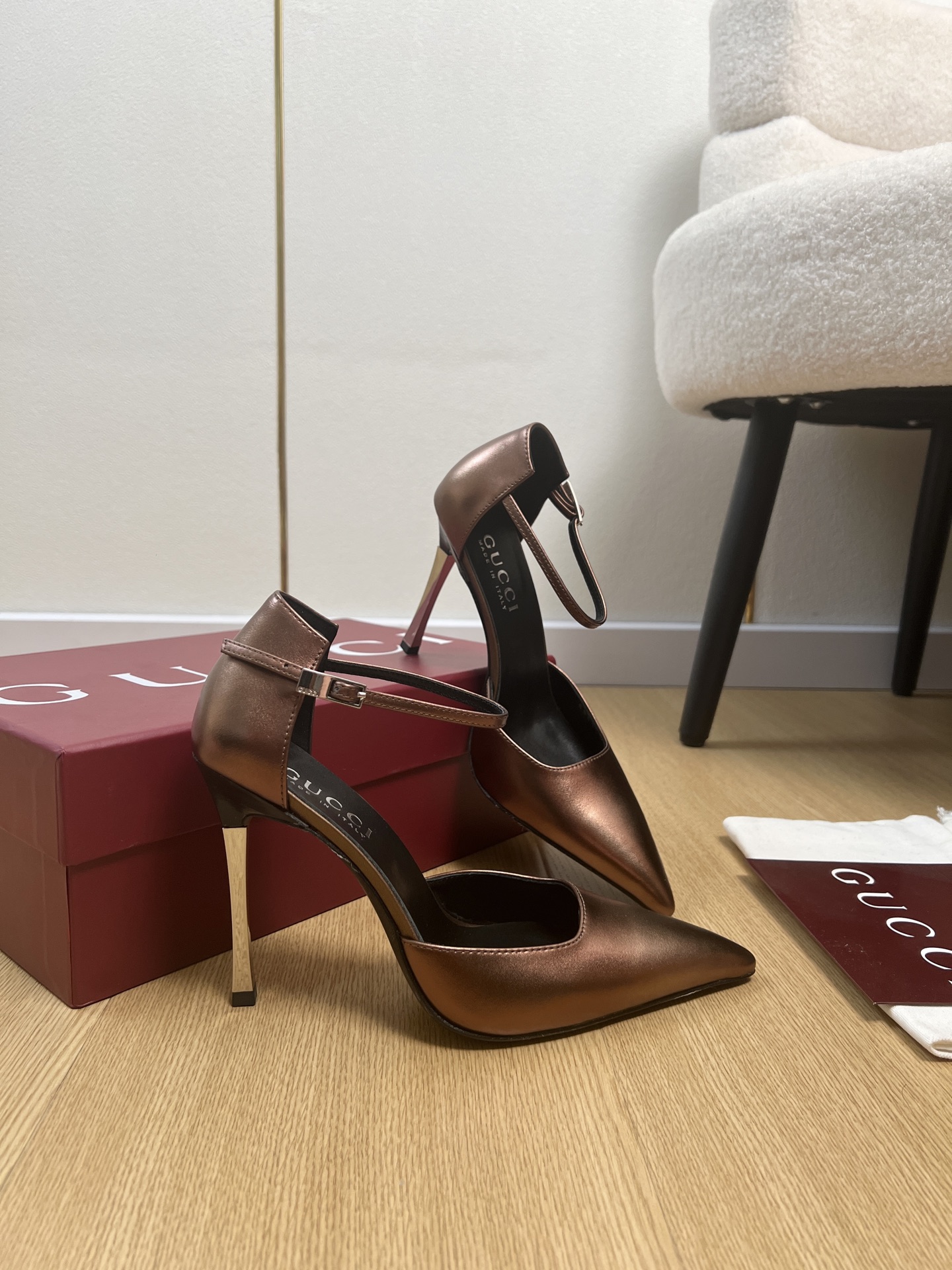 Gucci Style Leather Women's Shoes style reference detail image 4 from source 784713