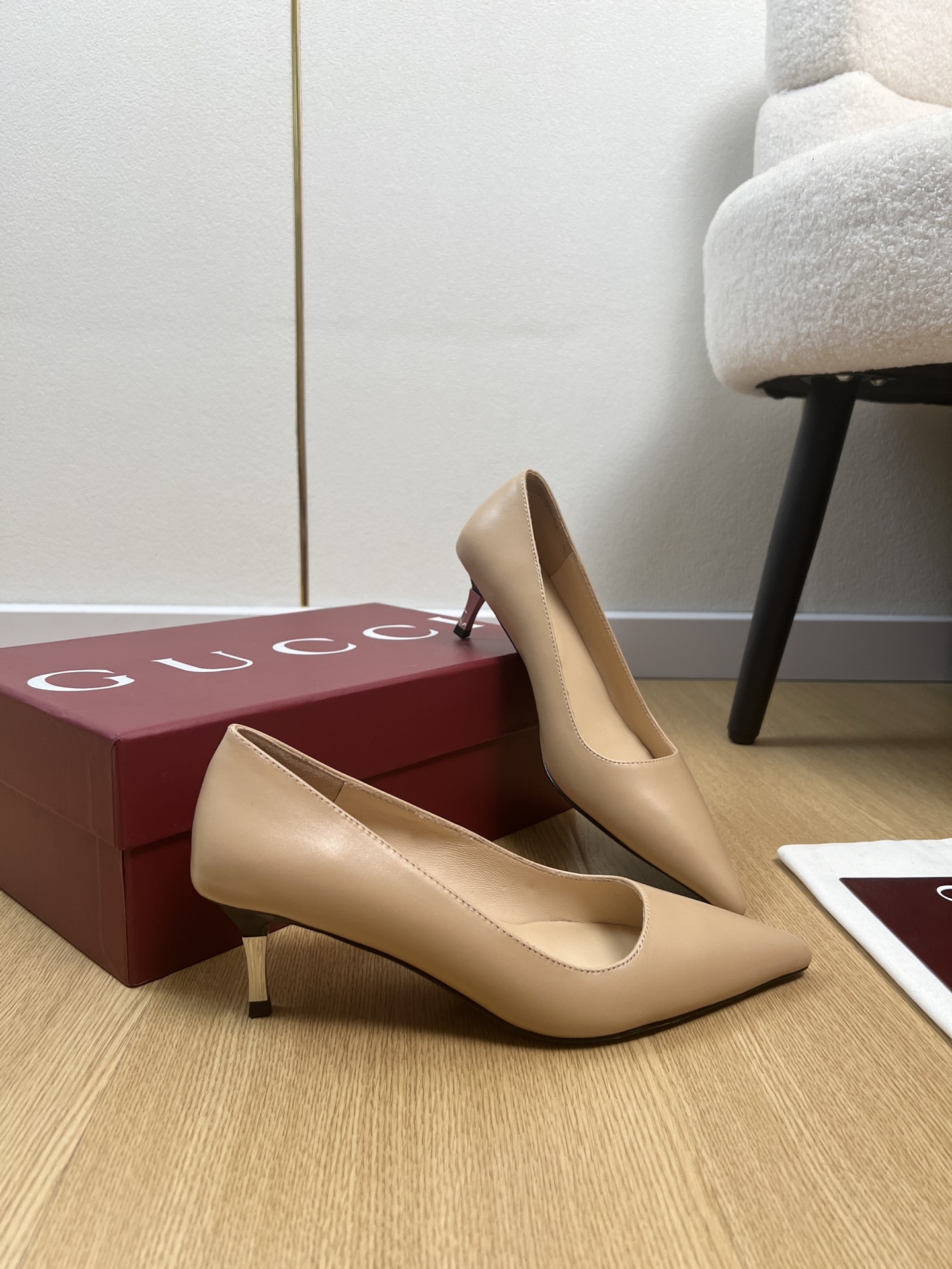 Gucci Style Leather Women's Shoes style reference detail image 4 from source 784714