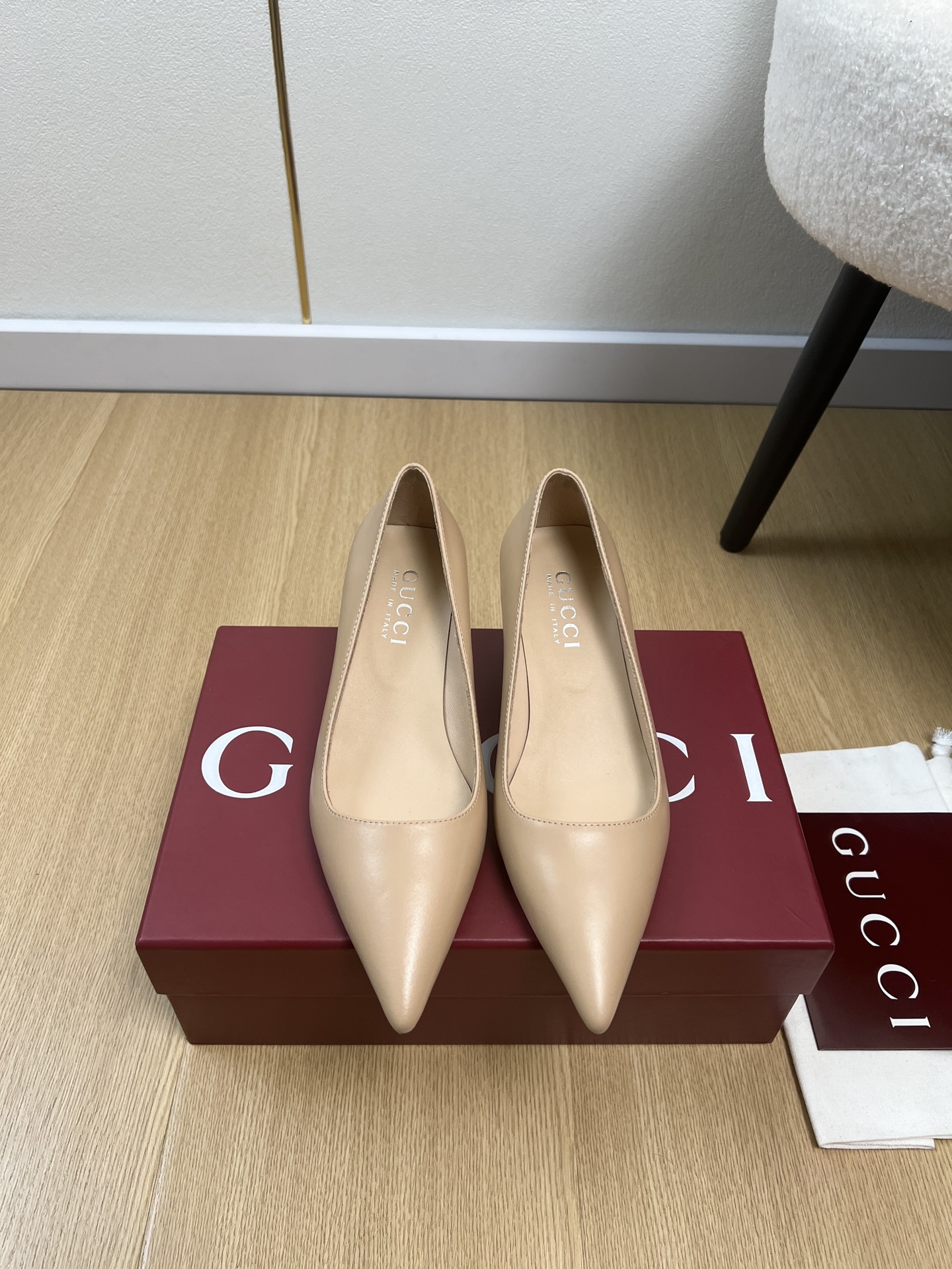 Gucci Style Leather Women's Shoes style reference detail image 1 from source 784714