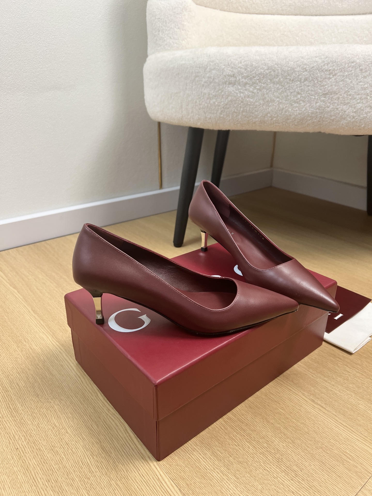 Gucci Style Leather Women's Shoes style reference detail image 3 from source 784715