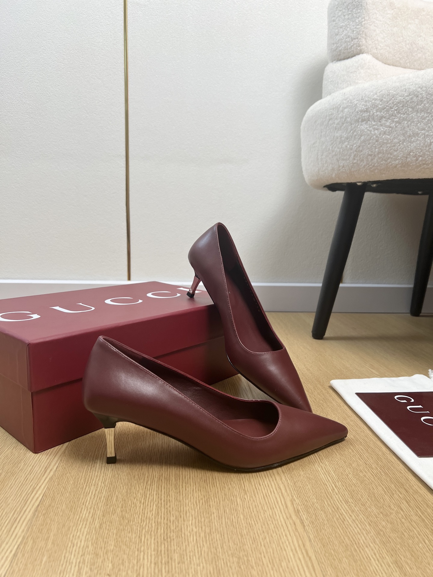 Gucci Style Leather Women's Shoes style reference detail image 4 from source 784715