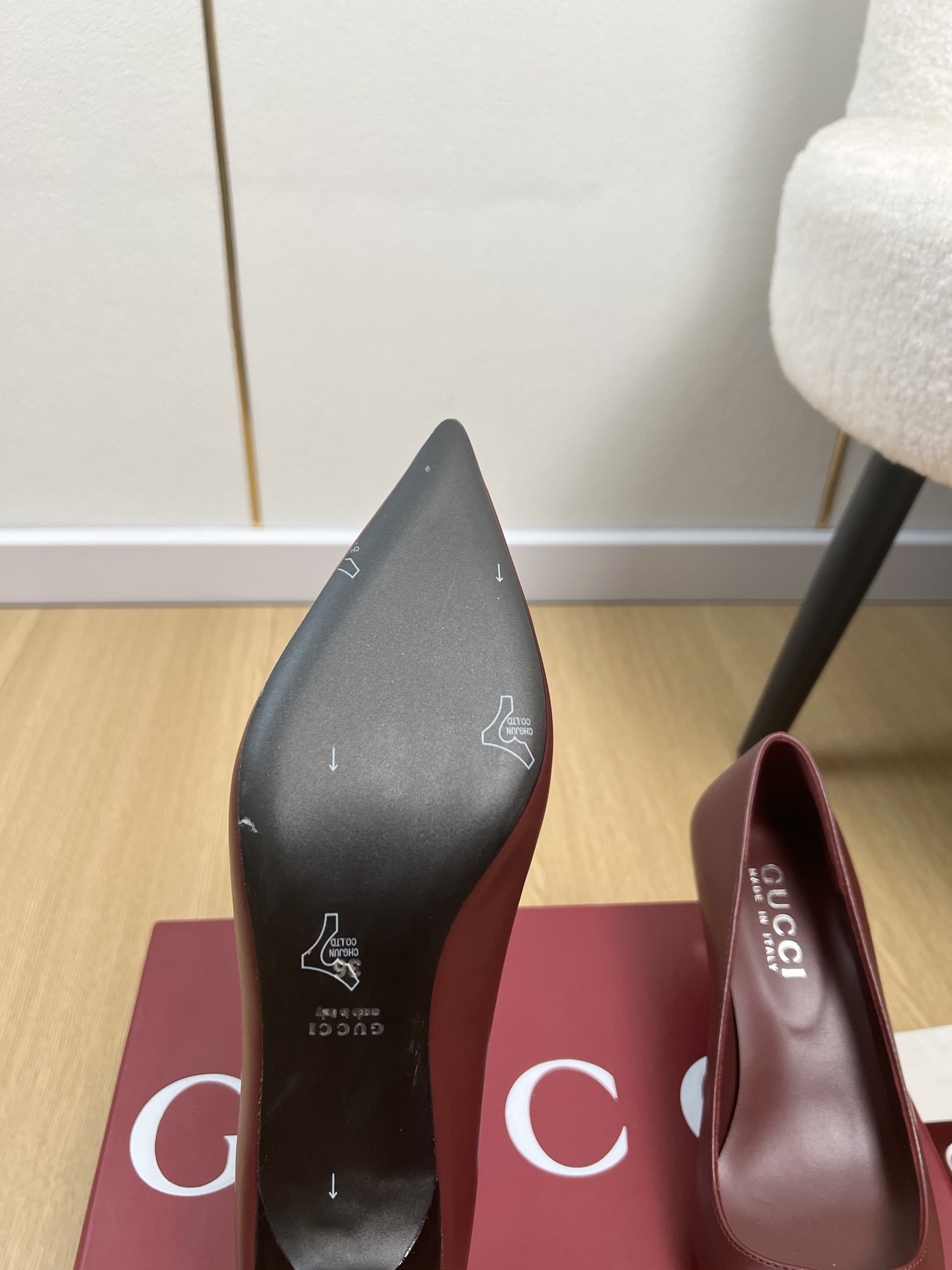 Gucci Style Leather Women's Shoes style reference detail image 9 from source 784715