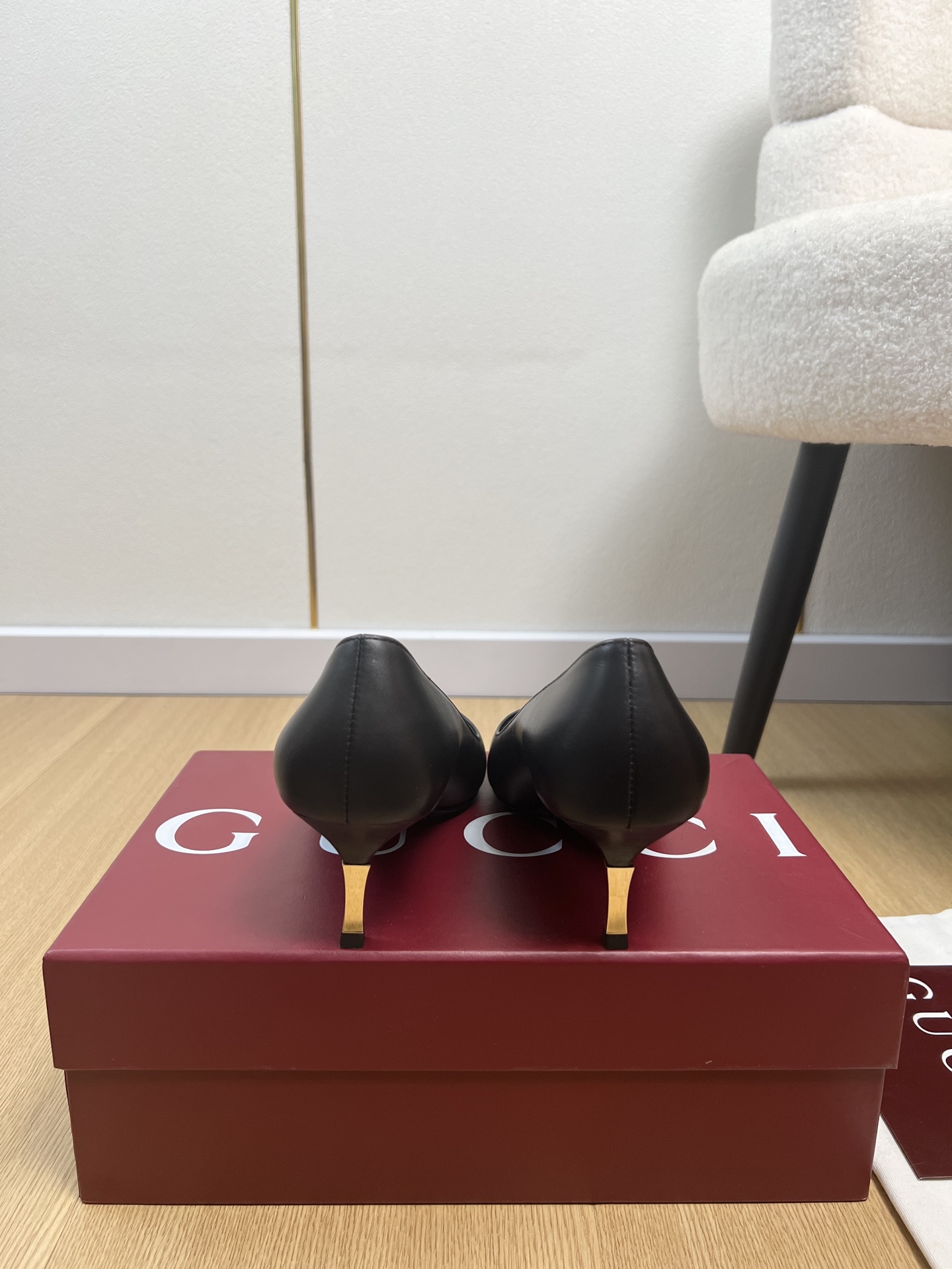 Gucci Style Leather Women's Shoes style reference detail image 8 from source 784716