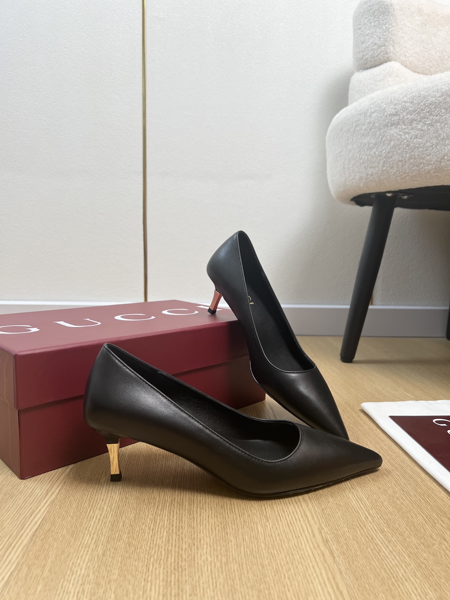 Gucci Style Leather Women's Shoes style reference detail image 4 from source 784716