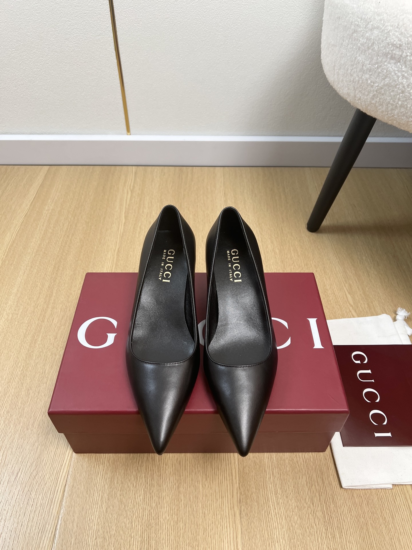 Gucci Style Leather Women's Shoes style reference detail image 1 from source 784716