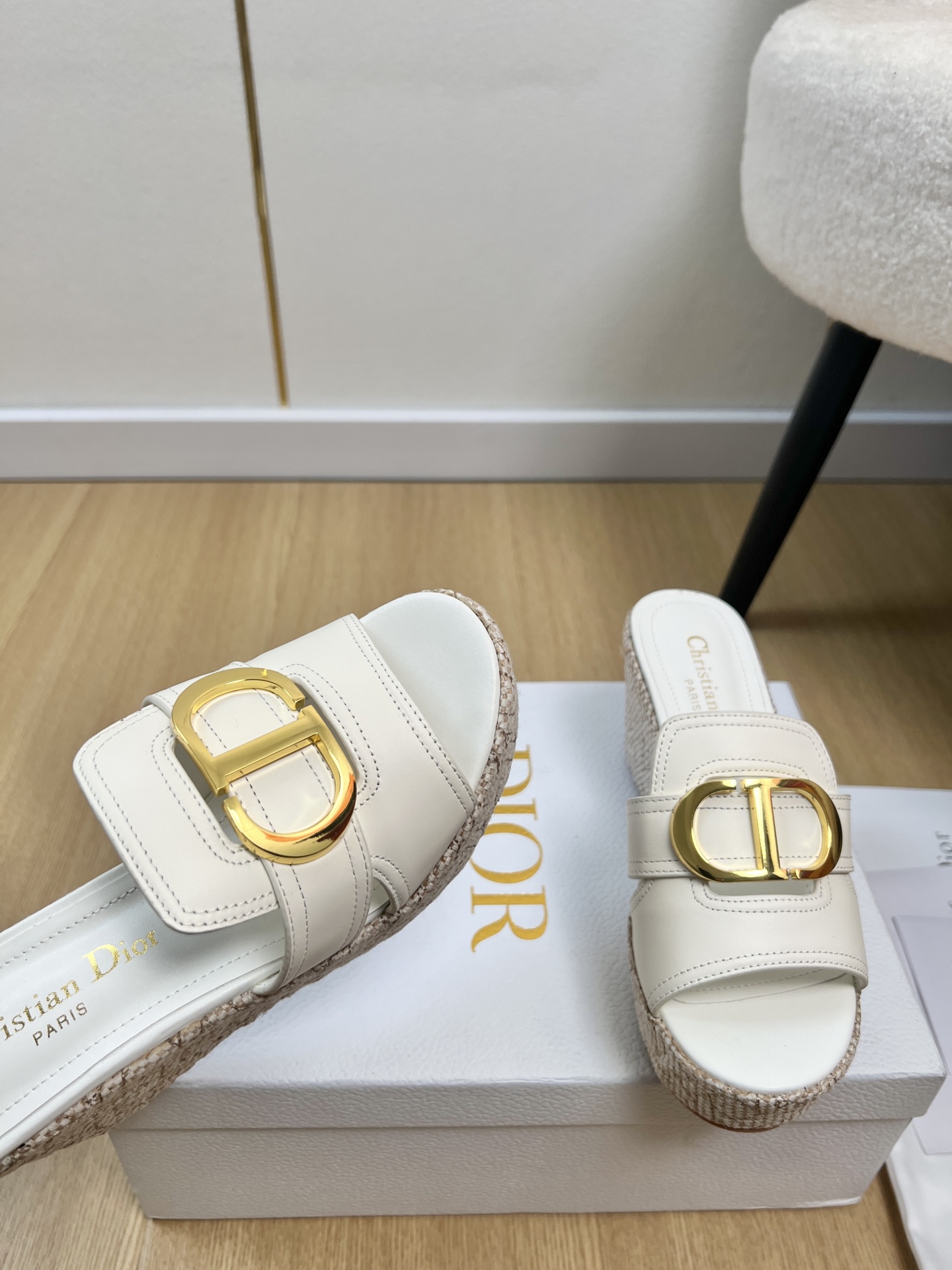Dior Style White Leather Women's Shoes style reference detail image 5 from source 785060