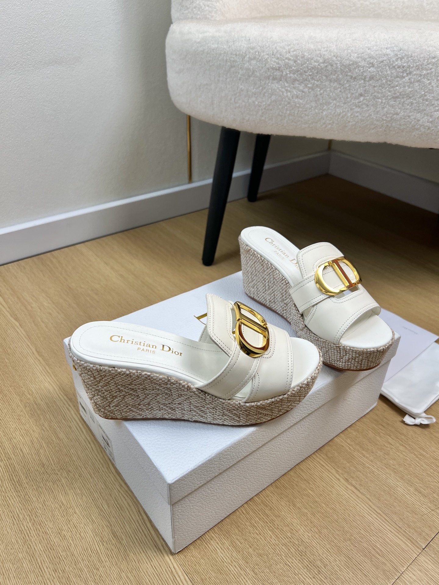 Dior Style White Leather Women's Shoes style reference detail image 3 from source 785060