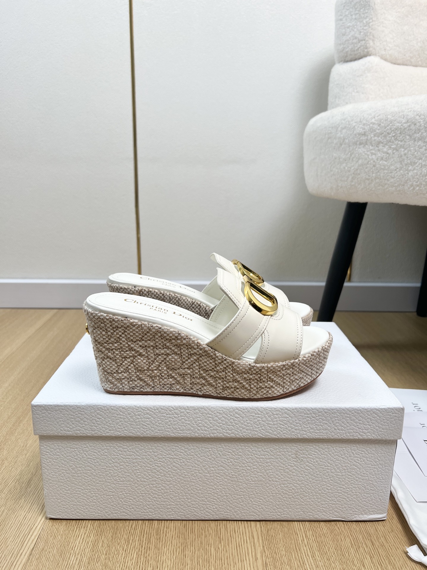 Dior Style White Leather Women's Shoes style reference detail image 2 from source 785060