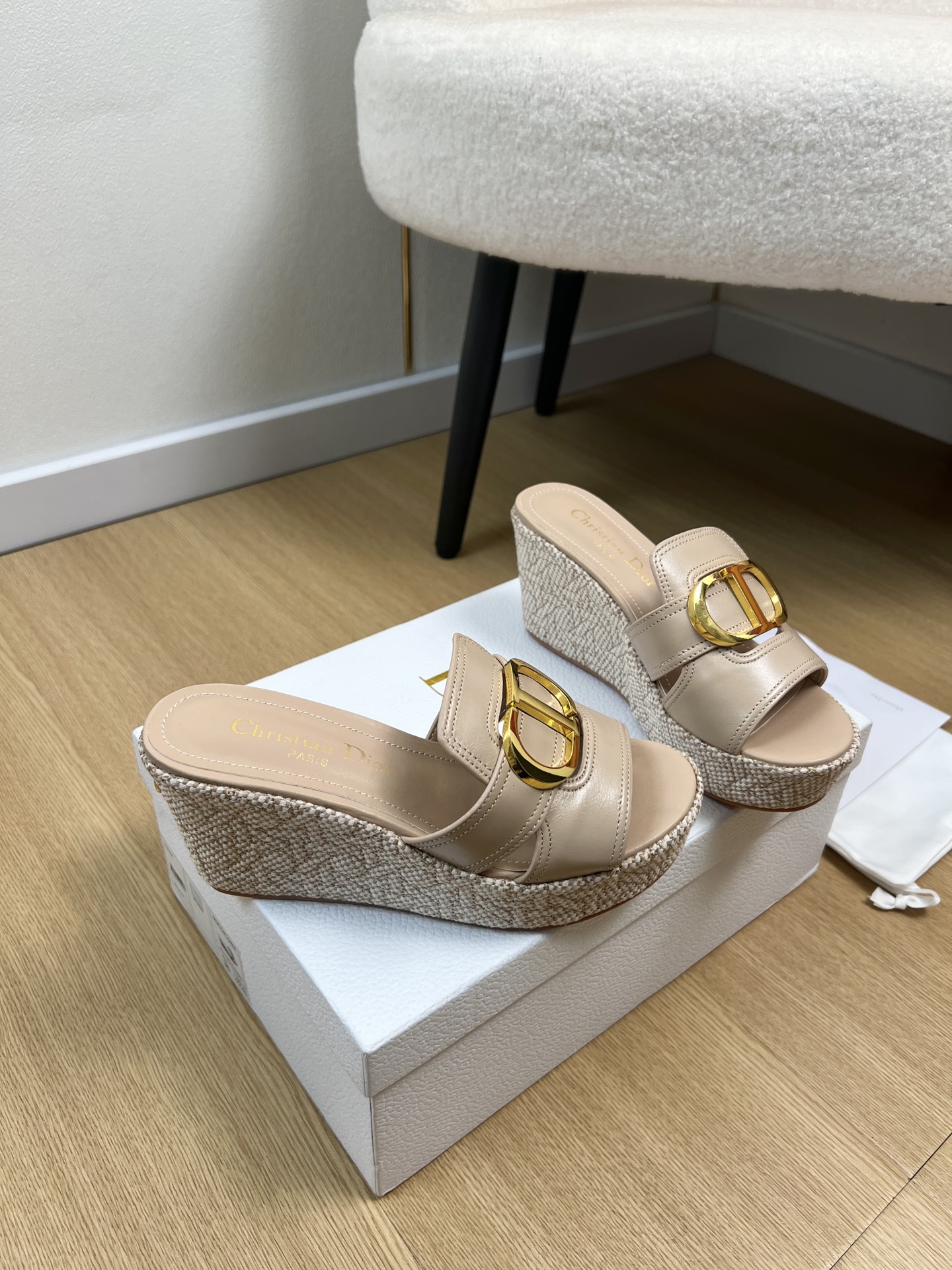 Dior Style White Leather Women's Shoes style reference detail image 3 from source 785061