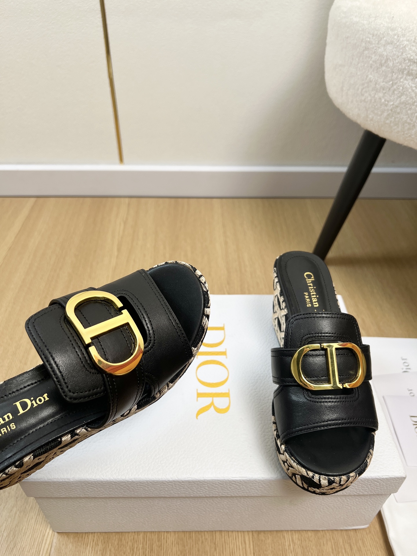 Dior Style White Leather Women's Shoes style reference detail image 5 from source 785063