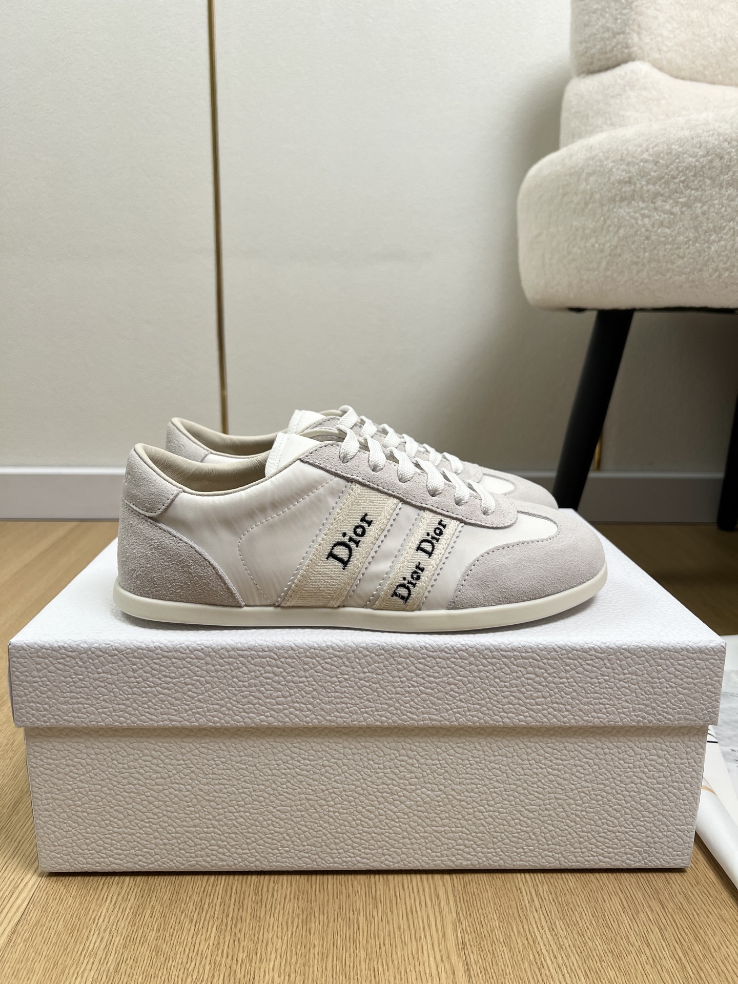 Dior Style White Leather Women's Shoes style reference detail image 2 from source 785064