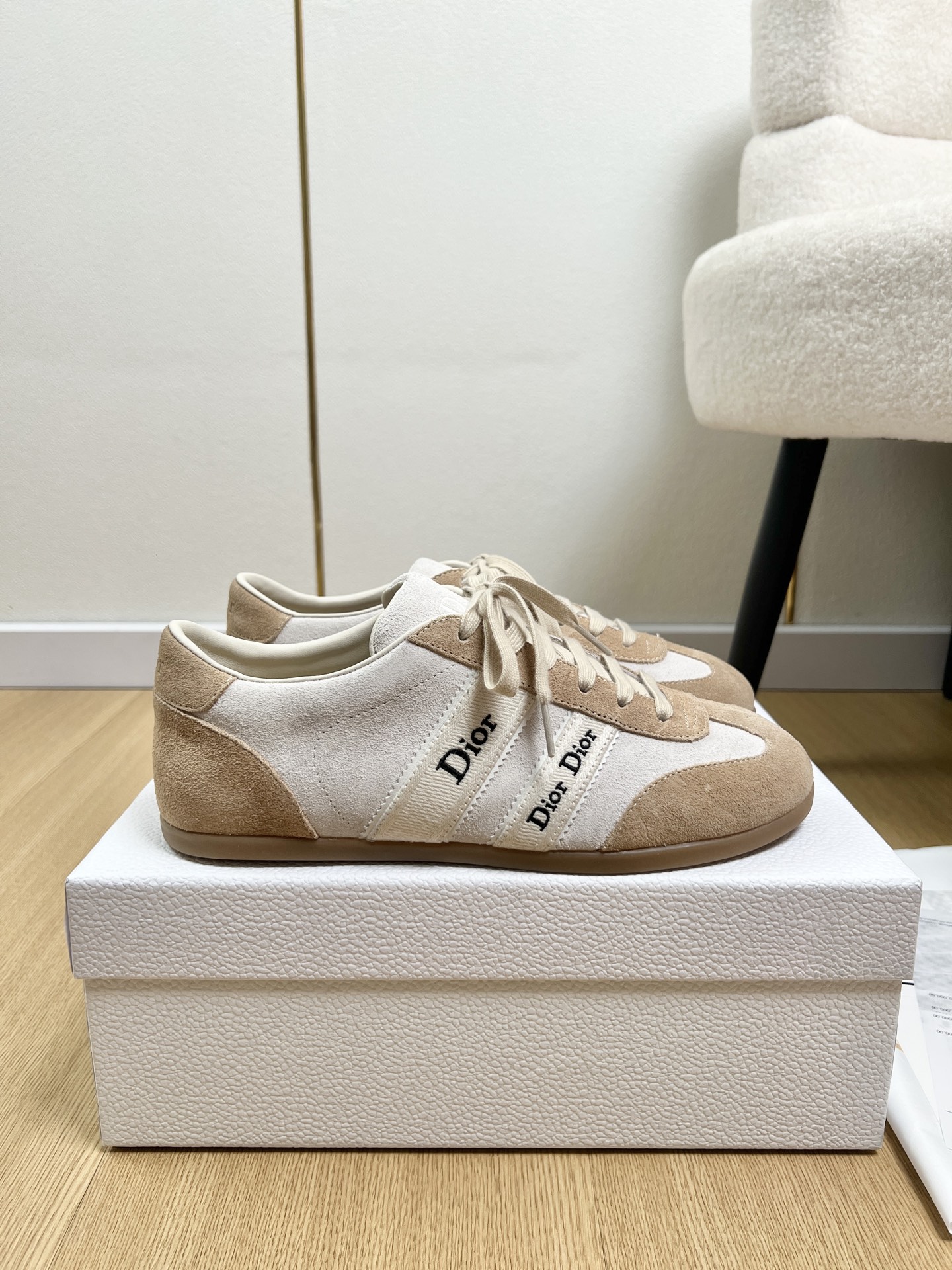 Dior Style White Leather Women's Shoes style reference detail image 2 from source 785065