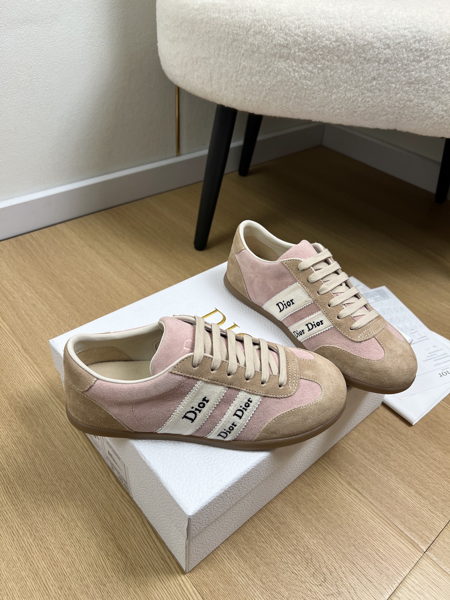 Dior Style White Leather Women's Shoes style reference detail image 3 from source 785066