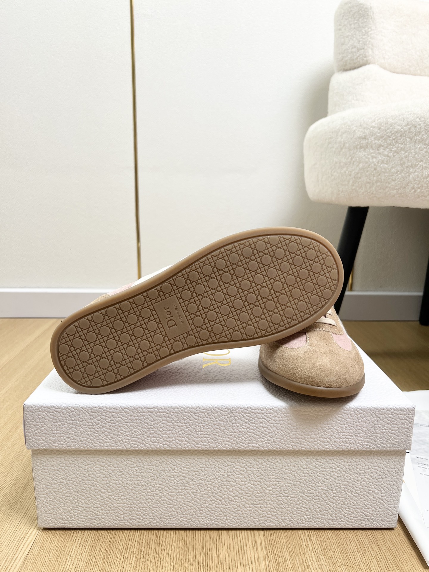 Dior Style White Leather Women's Shoes style reference detail image 9 from source 785066