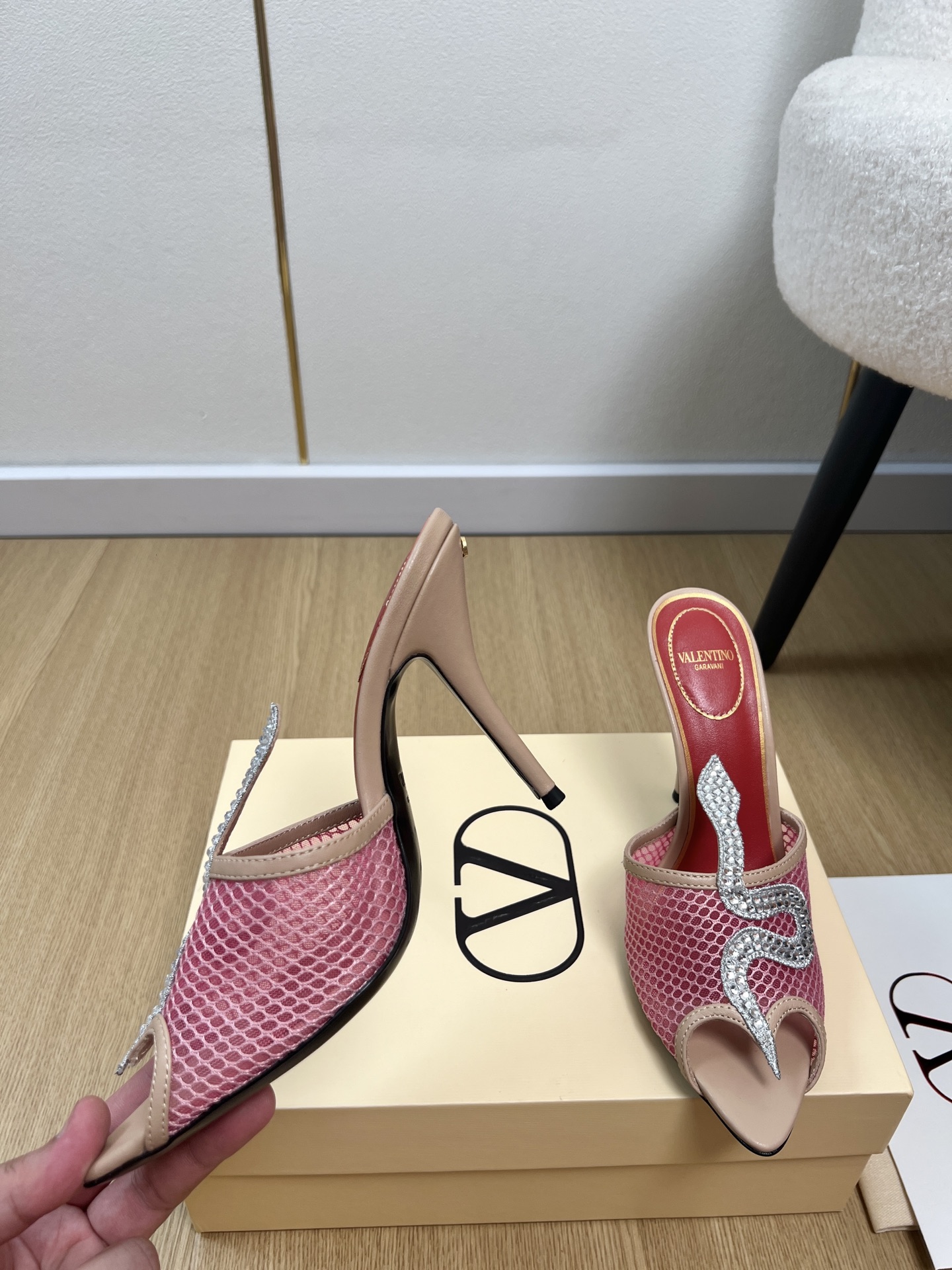 Valentino Slides