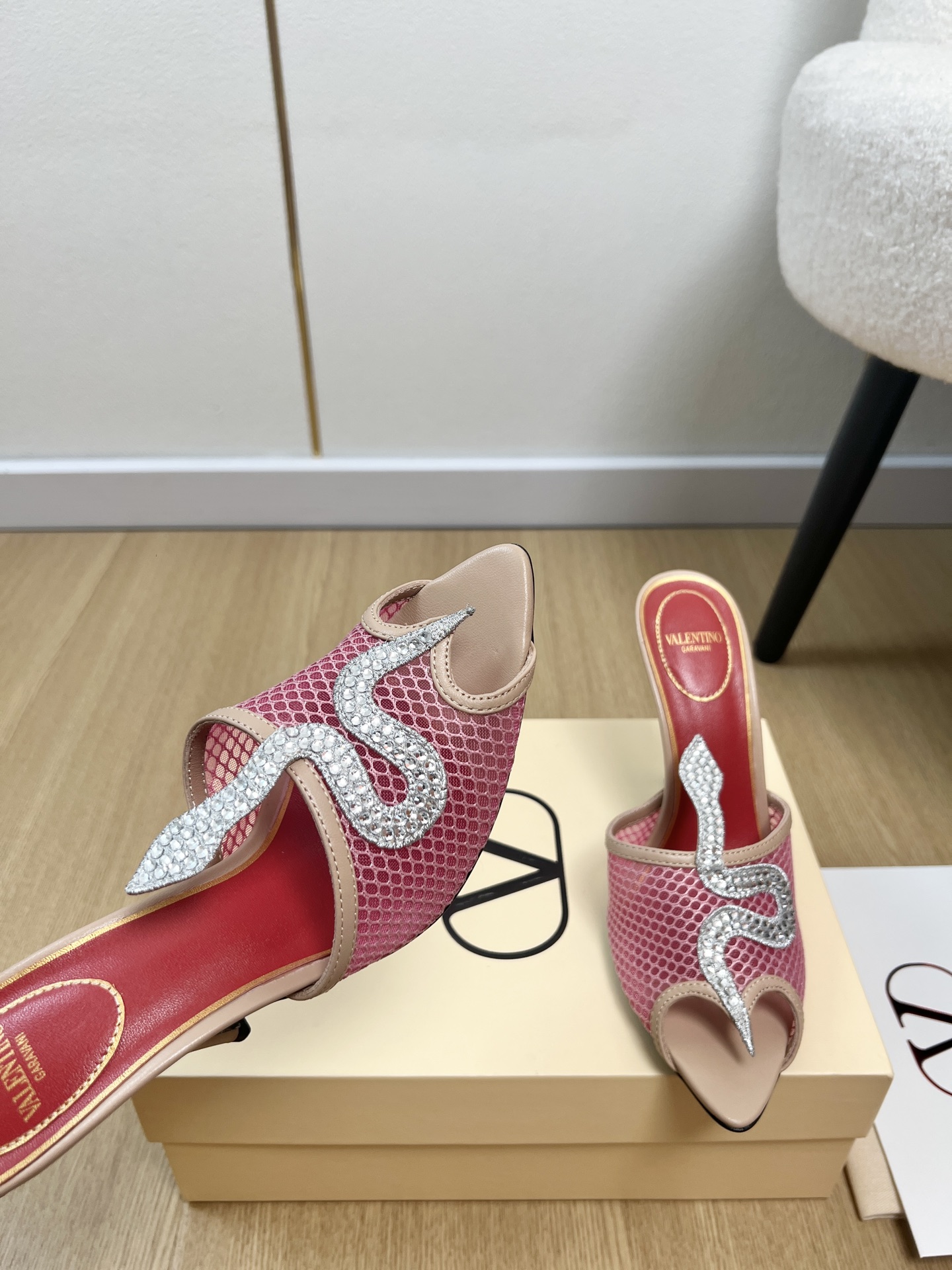 Valentino Slides